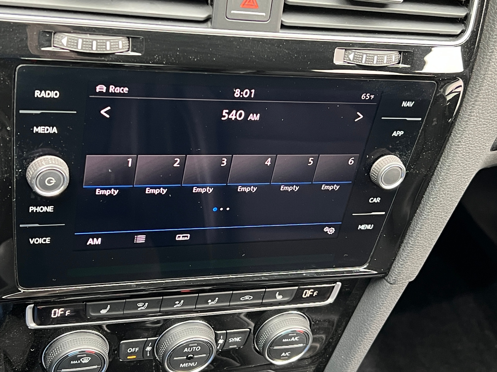 Thumbnail: 2018 Volkswagen Golf - 3
