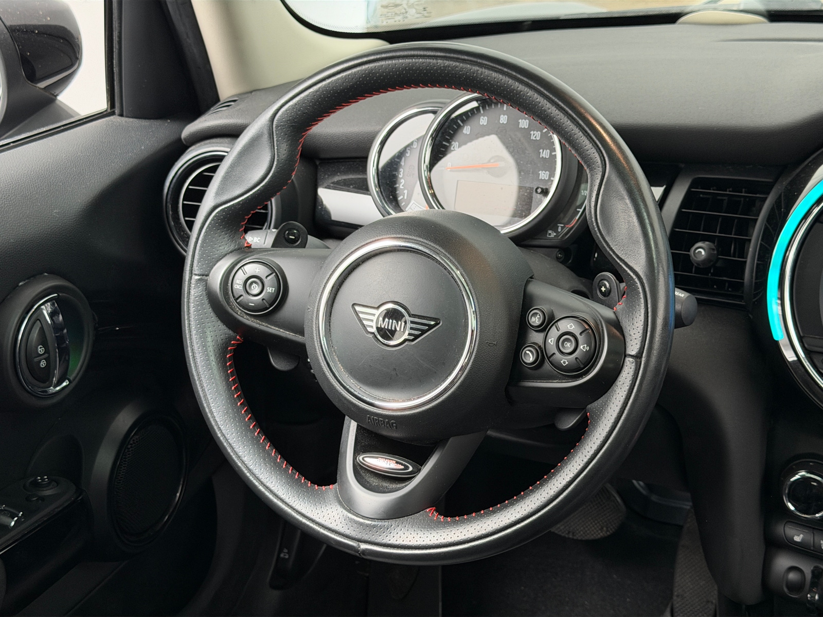 Thumbnail: 2020 MINI Cooper Hardtop - 4