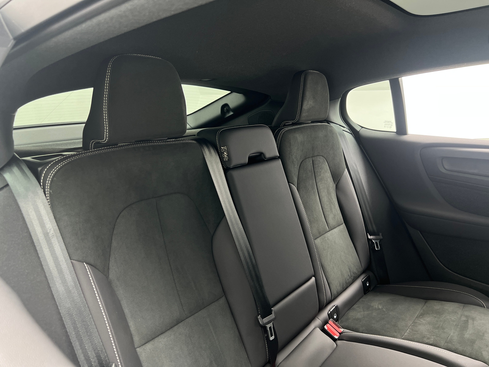 Thumbnail: 2023 Volvo C40 - 6