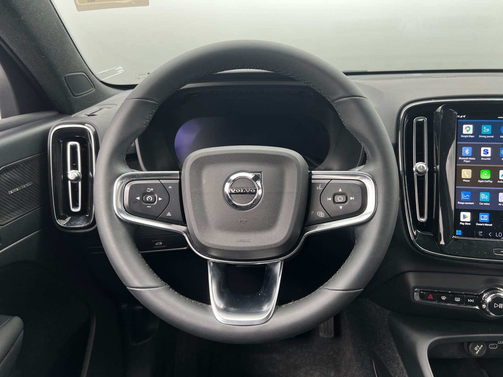 Thumbnail: 2023 Volvo C40 - 5
