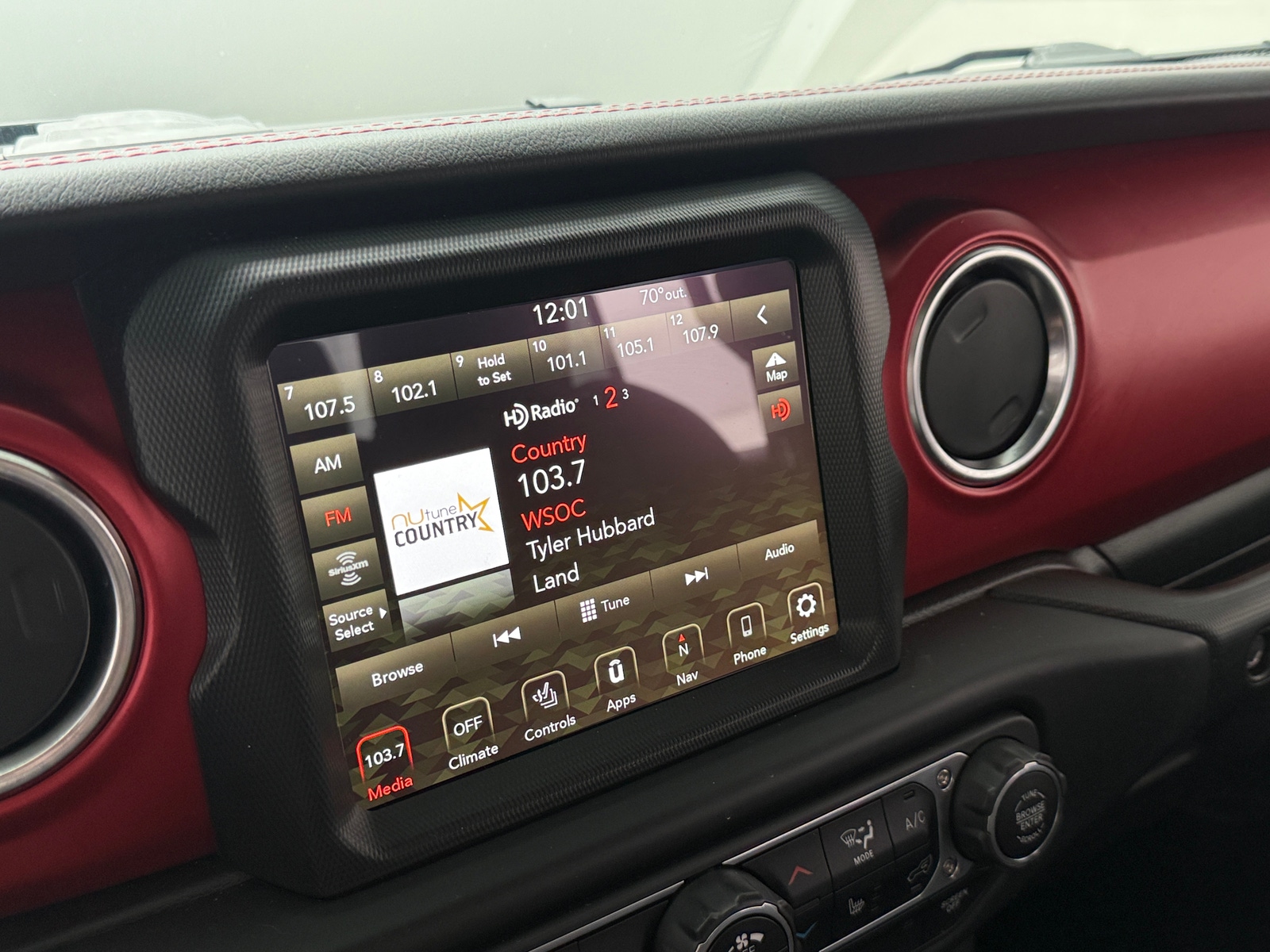 Thumbnail: 2023 Jeep Gladiator - 3