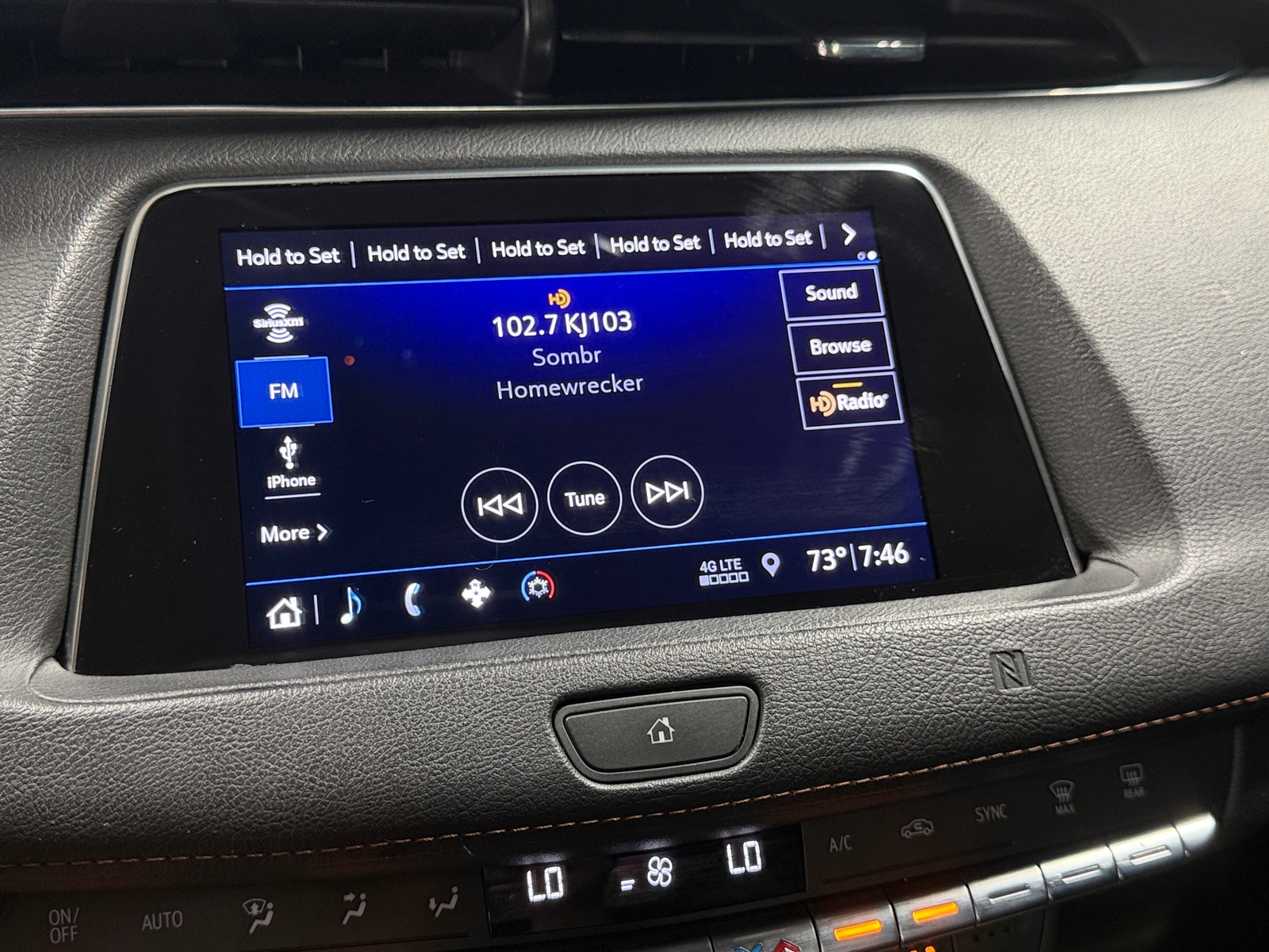 Thumbnail: 2019 Cadillac XT4 - 3