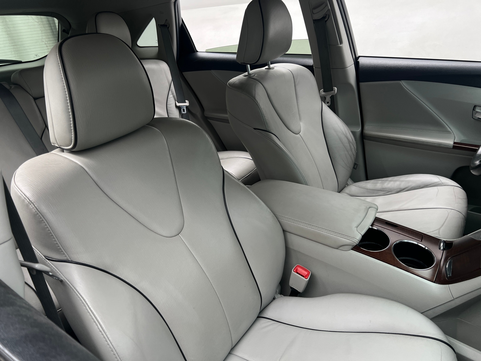Thumbnail: 2011 Toyota Venza - 2