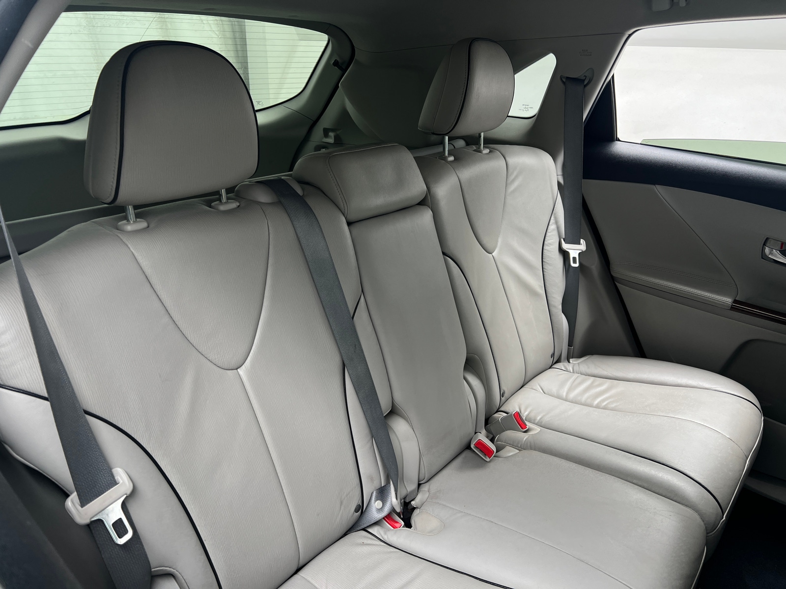 Thumbnail: 2011 Toyota Venza - 6