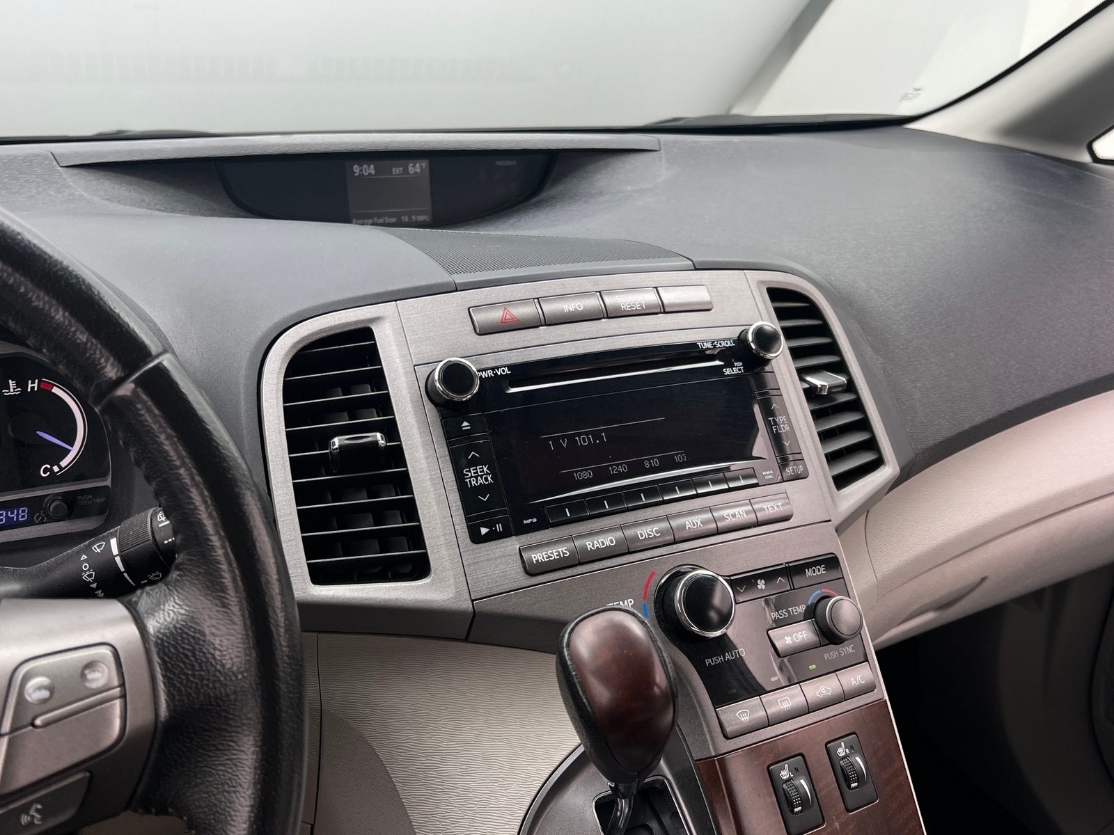 Thumbnail: 2011 Toyota Venza - 4