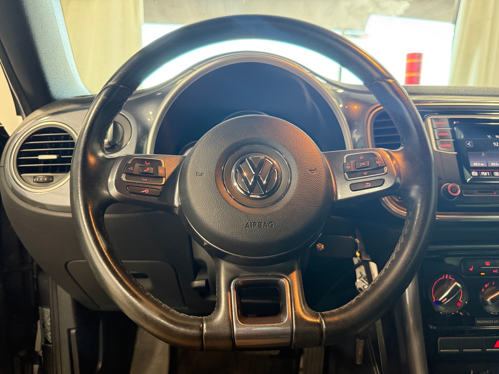 Thumbnail: 2018 Volkswagen Beetle - 5