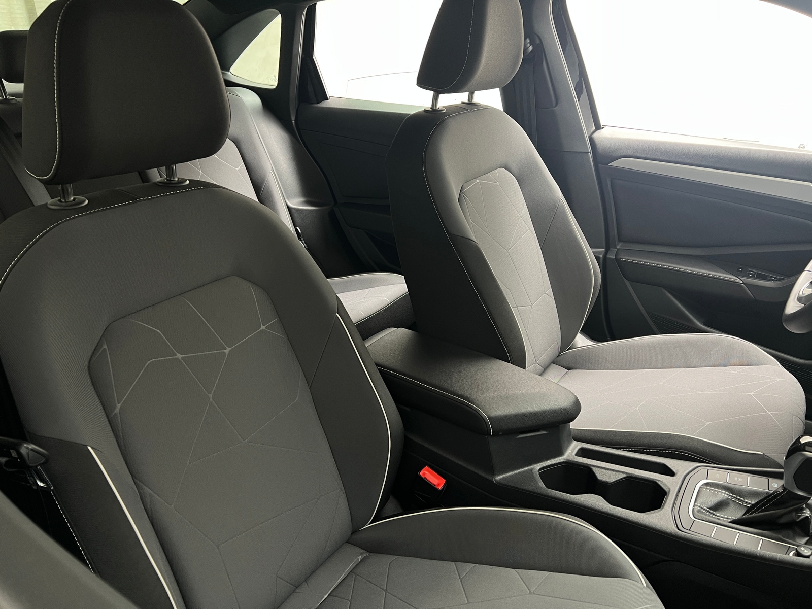 Thumbnail: 2025 Volkswagen Jetta - 2