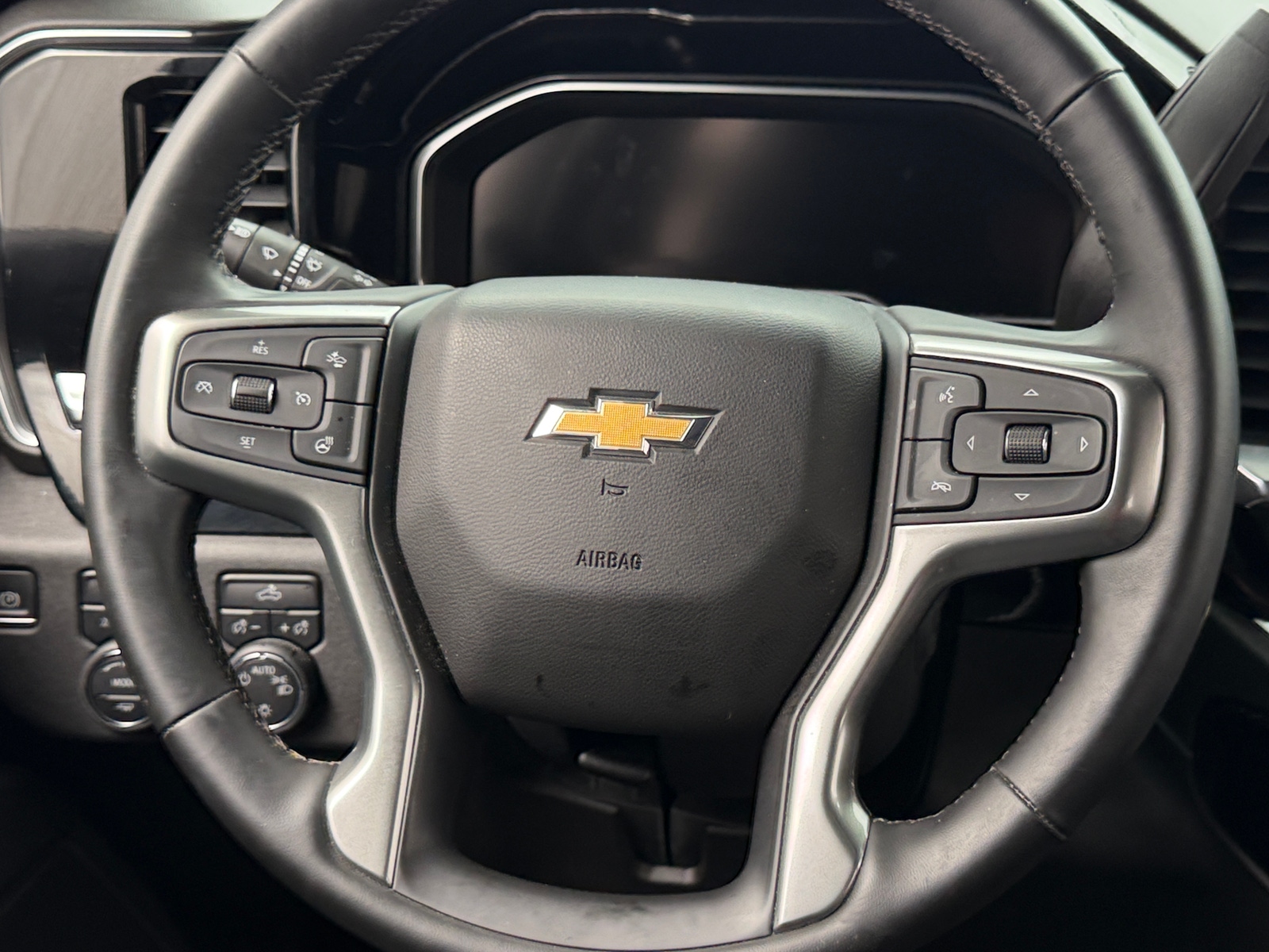 Thumbnail: 2023 Chevrolet Silverado 1500 - 5