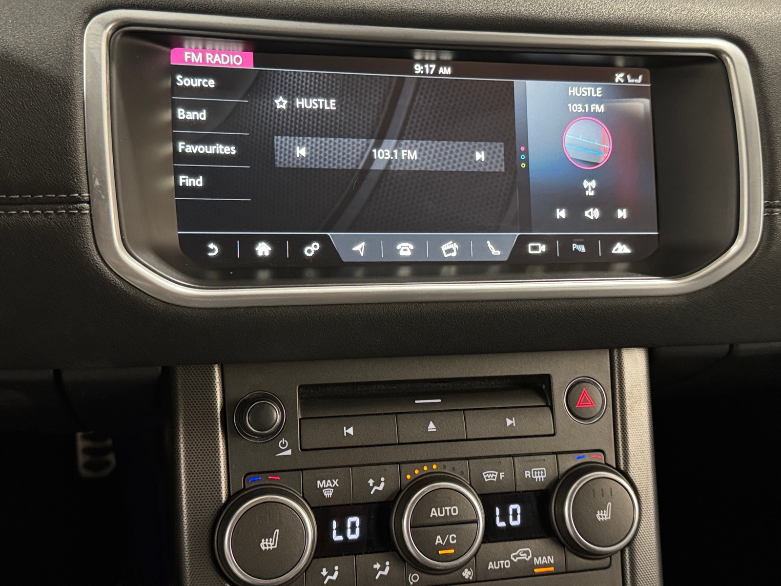 Thumbnail: 2018 Land Rover Range Rover Evoque - 3