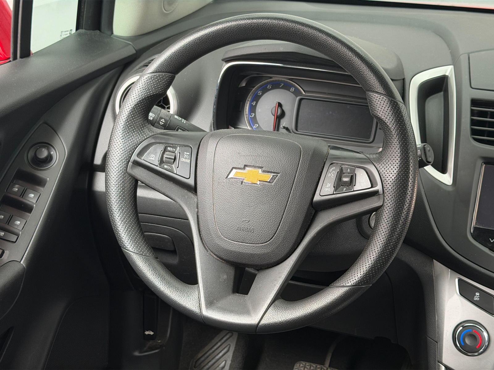 Thumbnail: 2015 Chevrolet Trax - 5