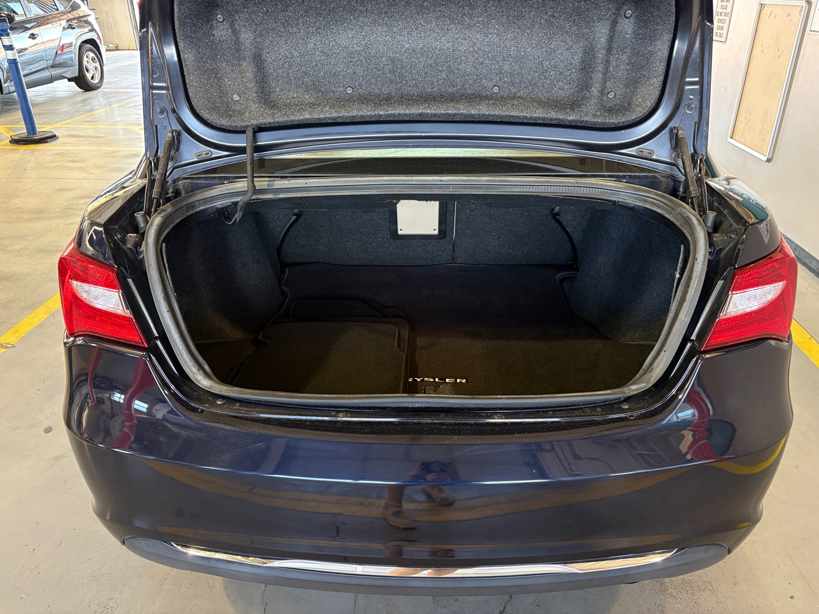 Thumbnail: 2012 Chrysler 200 - 7