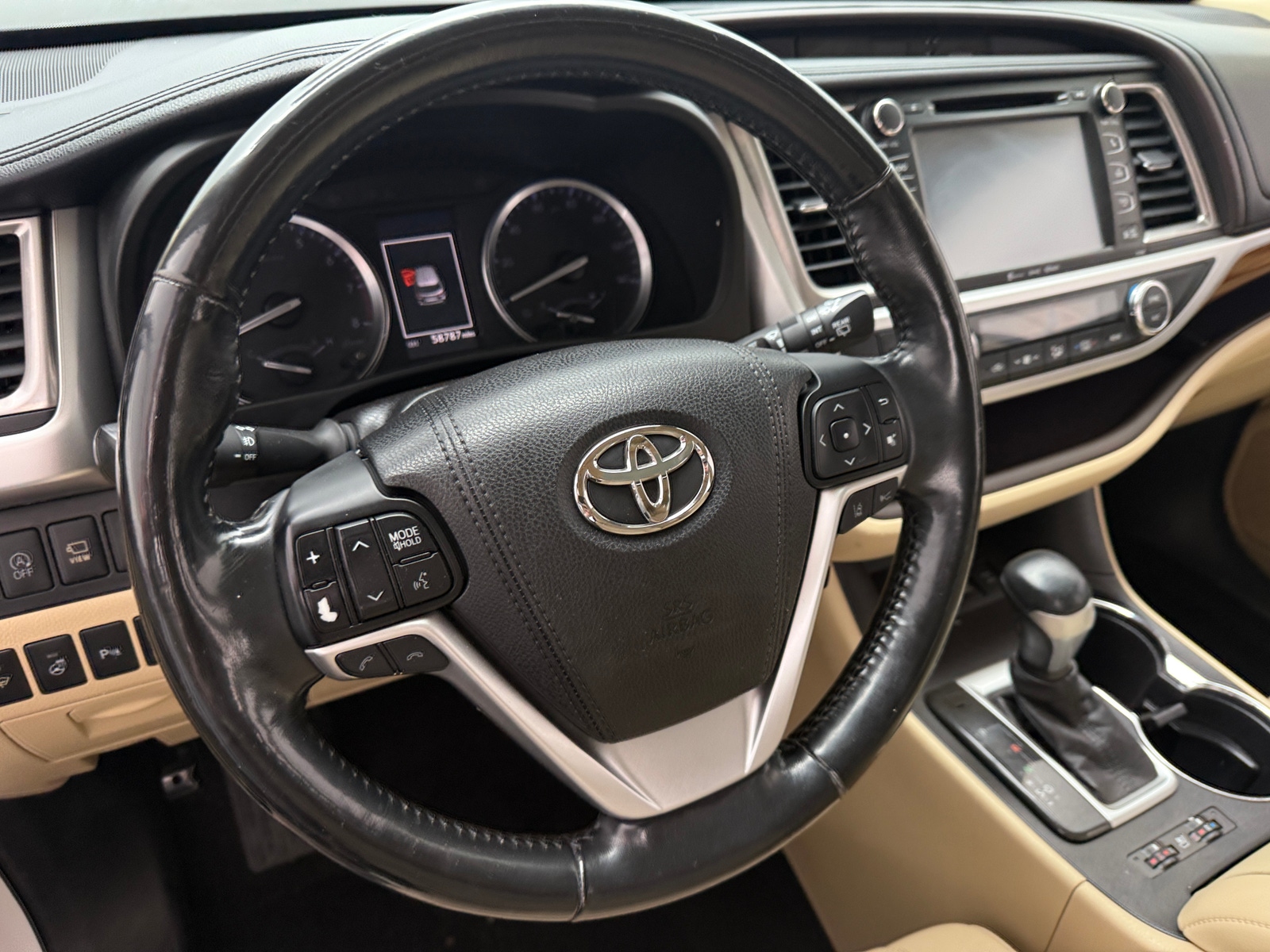Thumbnail: 2017 Toyota Highlander - 4