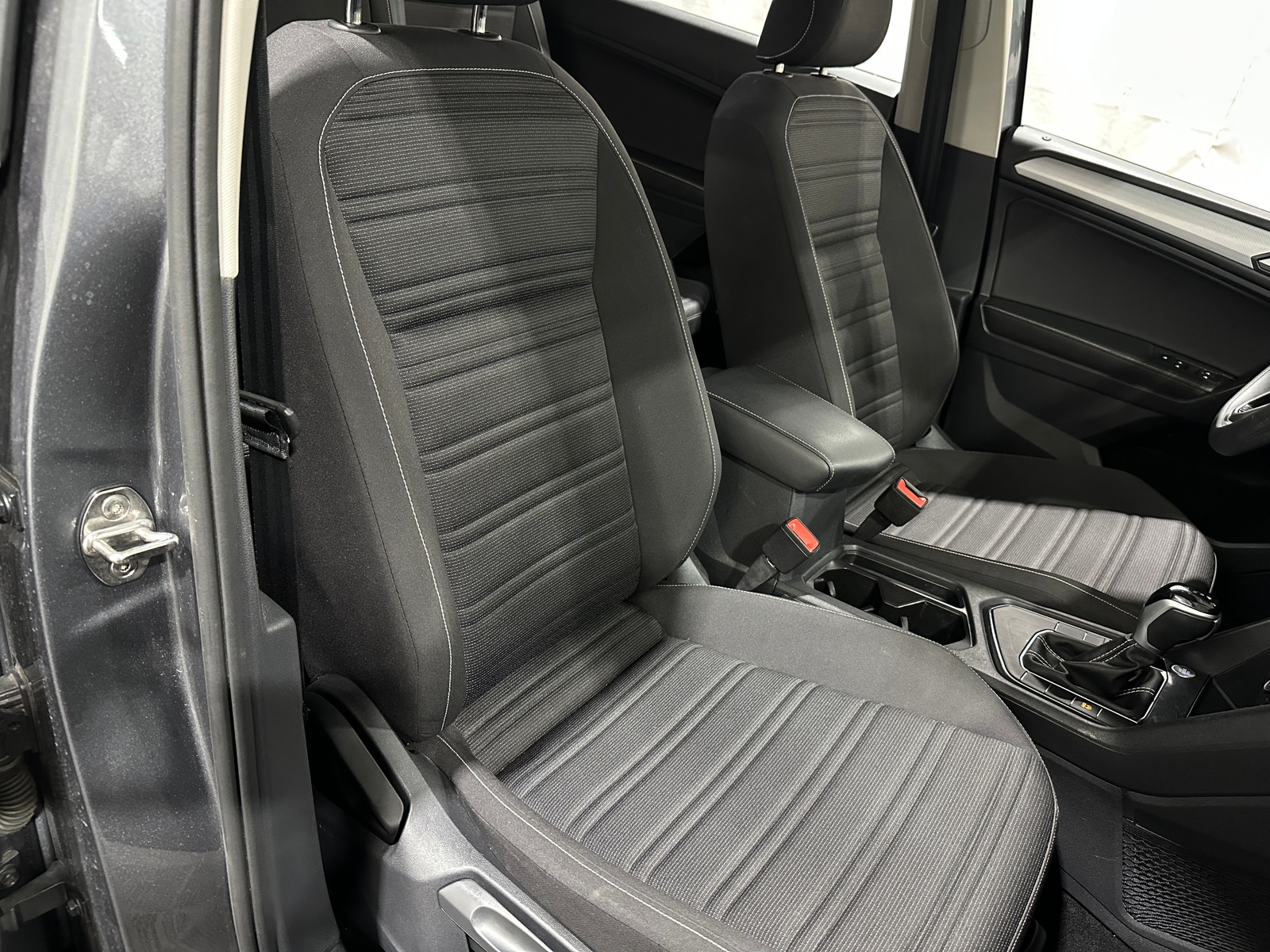 Thumbnail: 2023 Volkswagen Tiguan - 2