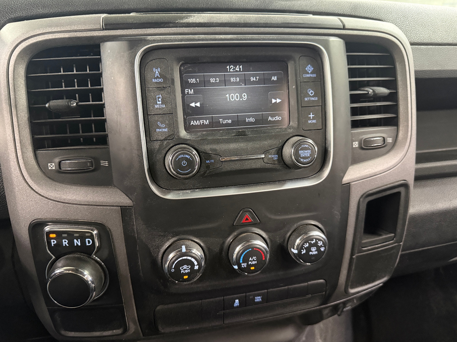 Thumbnail: 2021 RAM 1500 Classic - 3