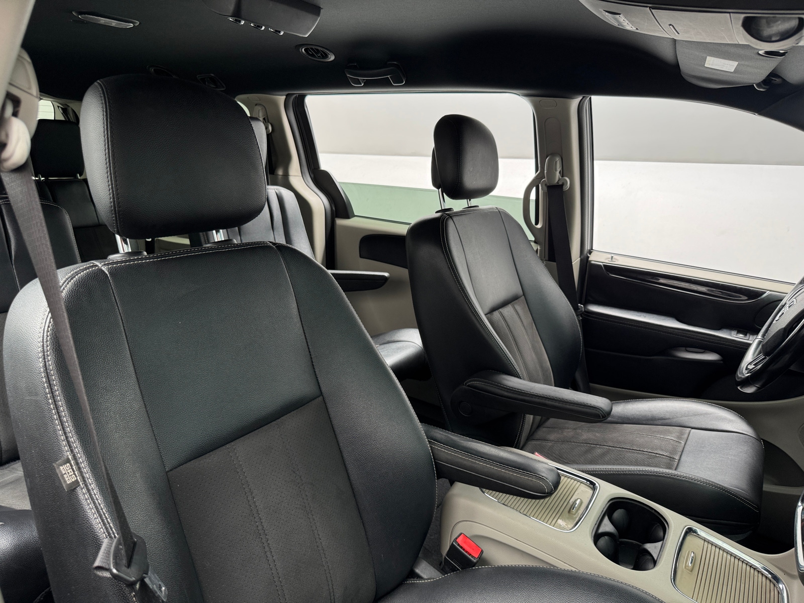 Thumbnail: 2019 Dodge Grand Caravan - 2