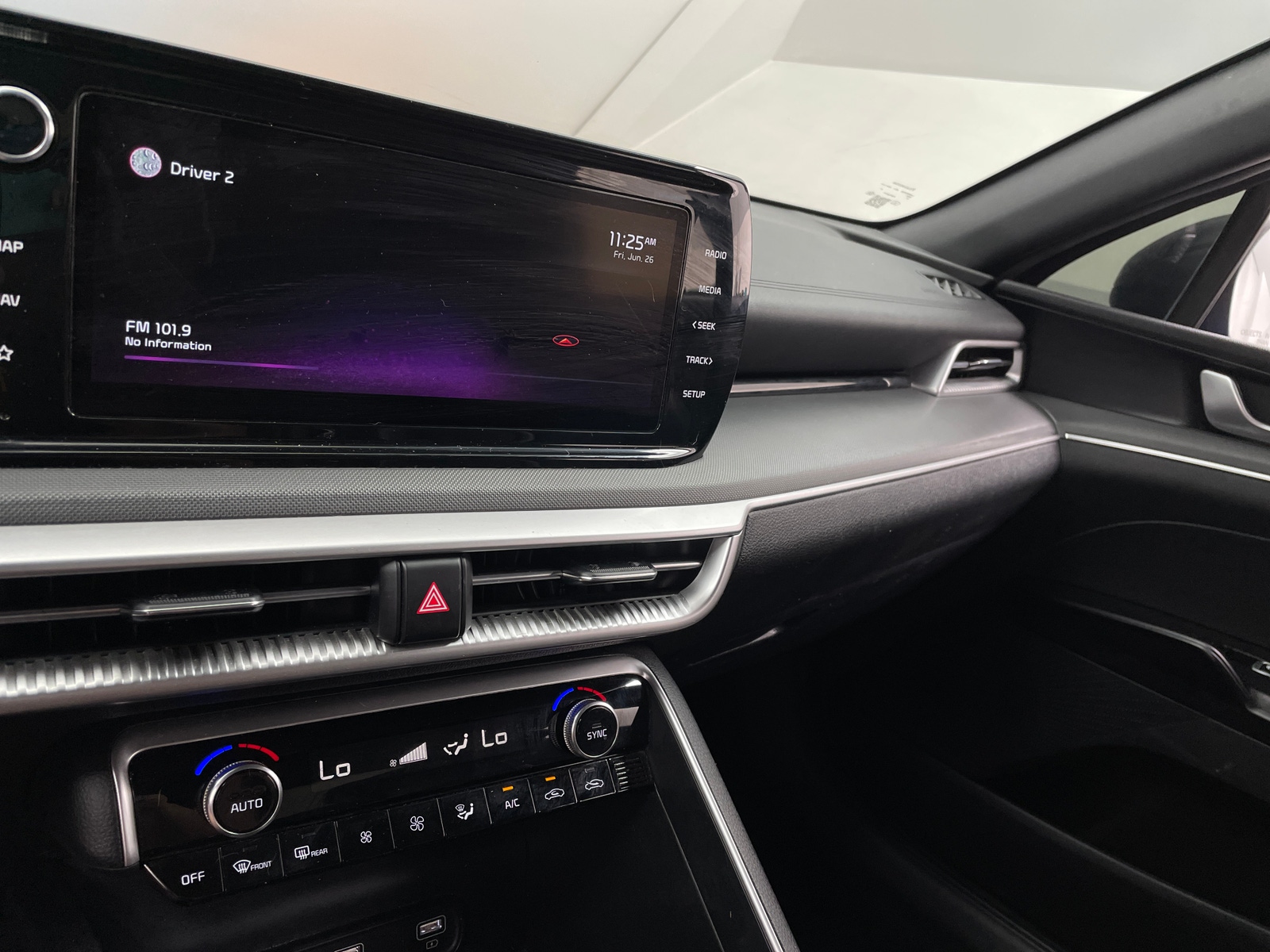 Thumbnail: 2022 Kia K5 - 4