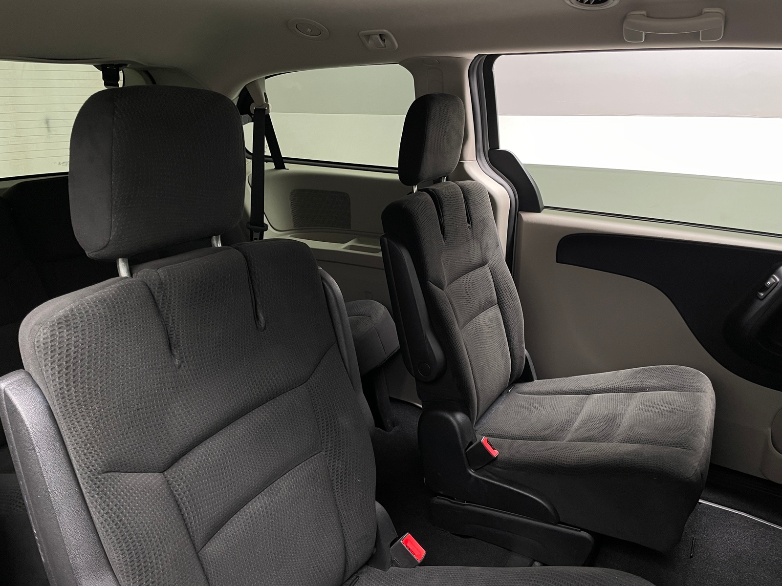 Thumbnail: 2016 Dodge Grand Caravan - 6