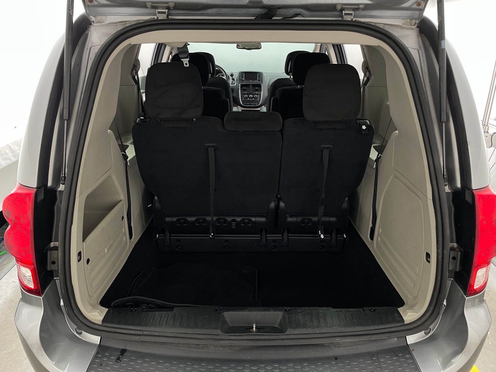 Thumbnail: 2016 Dodge Grand Caravan - 7