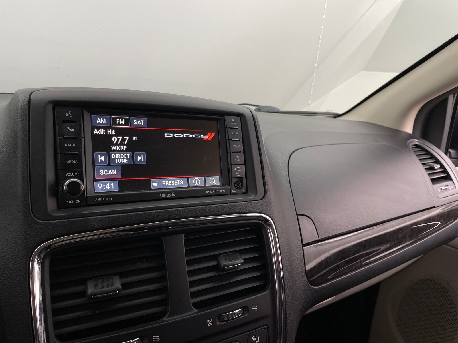 Thumbnail: 2016 Dodge Grand Caravan - 4