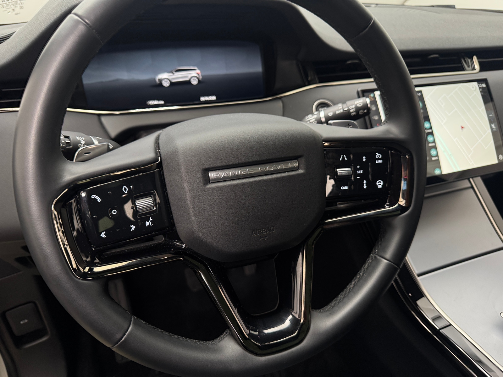 Thumbnail: 2025 Land Rover Range Rover Evoque - 4