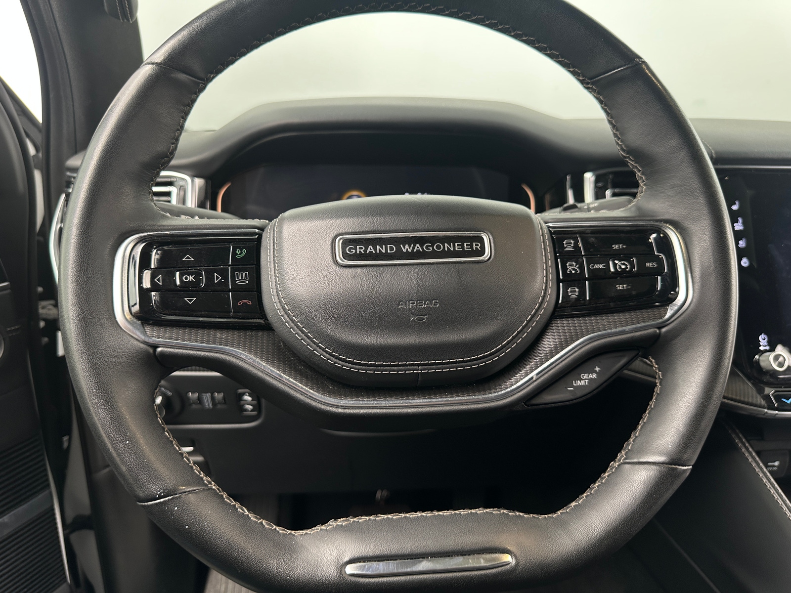 Thumbnail: 2024 Jeep Grand Wagoneer L - 4
