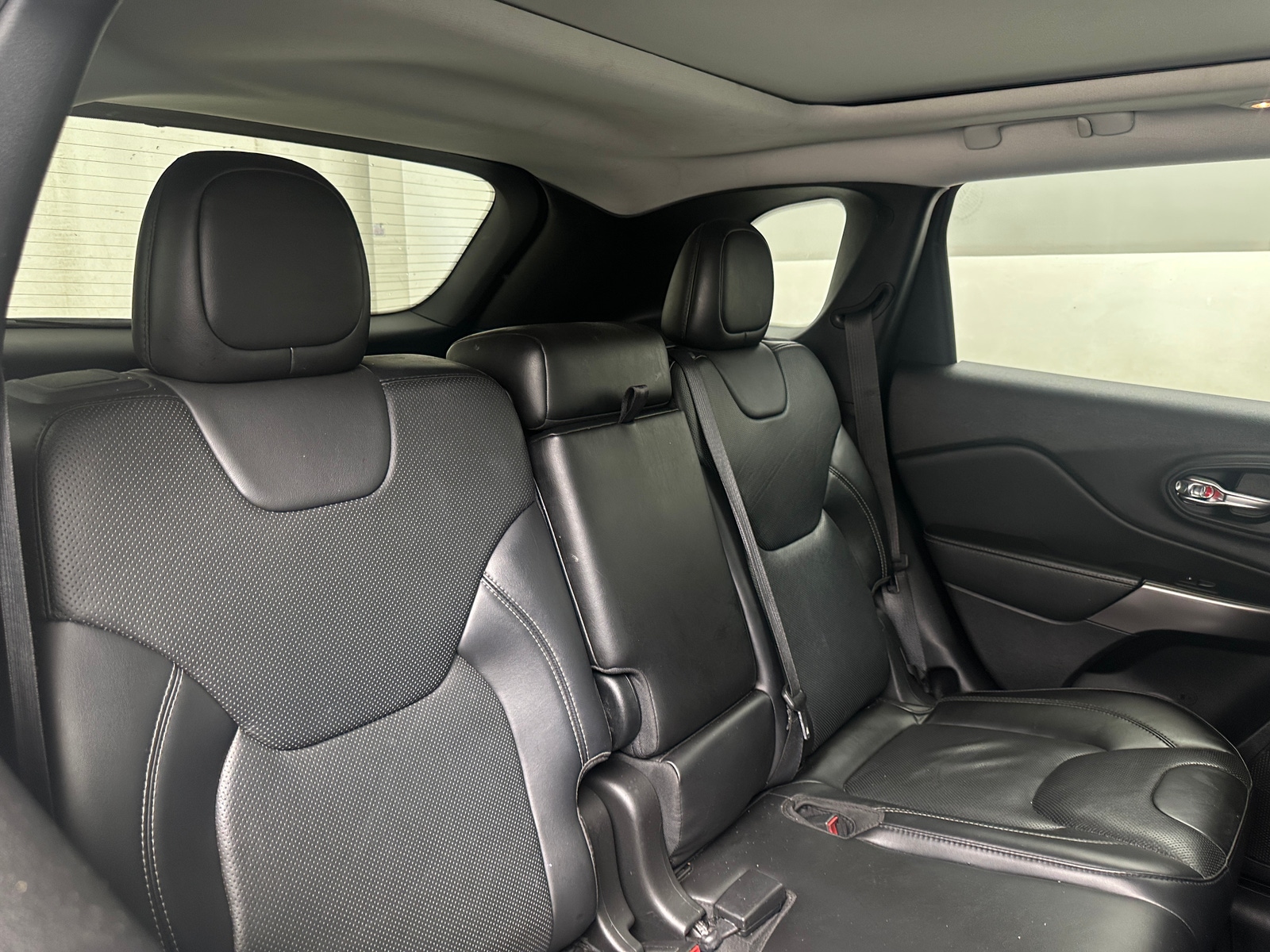 Thumbnail: 2021 Jeep Cherokee - 5