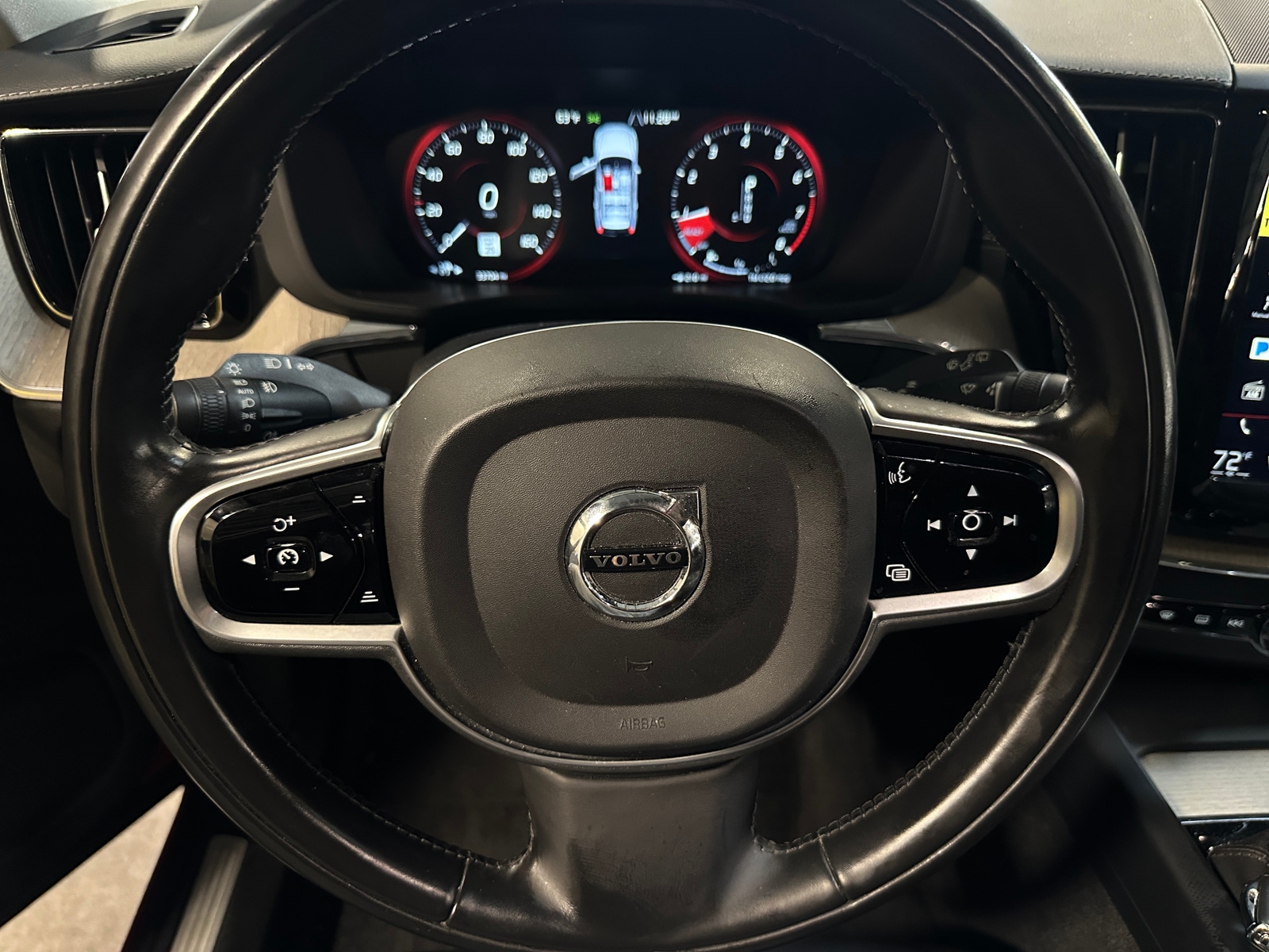Thumbnail: 2018 Volvo XC60 - 4