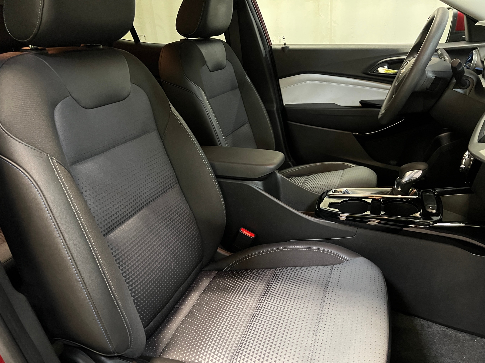 Thumbnail: 2025 Chevrolet Trax - 2