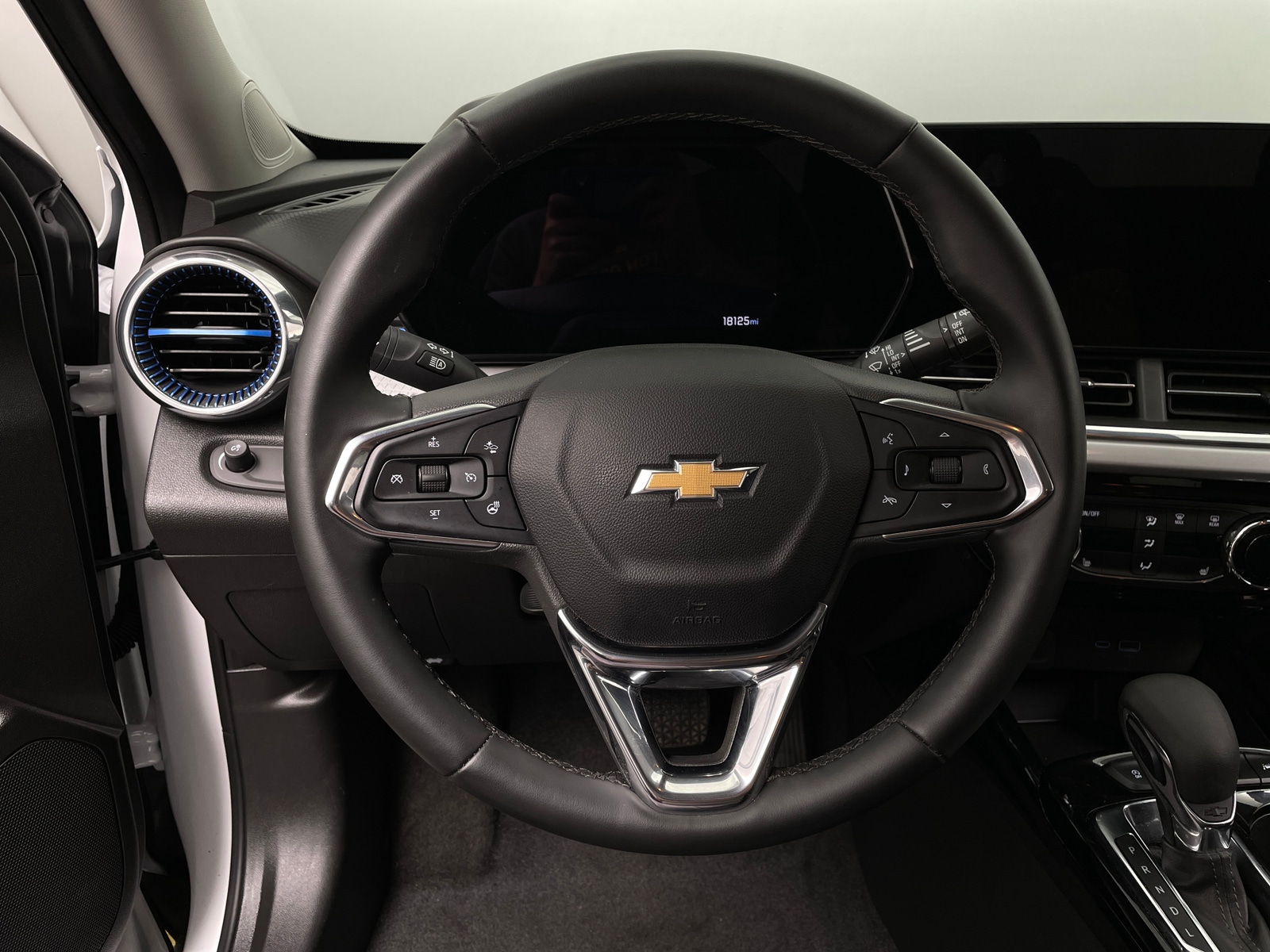 Thumbnail: 2025 Chevrolet Trax - 5