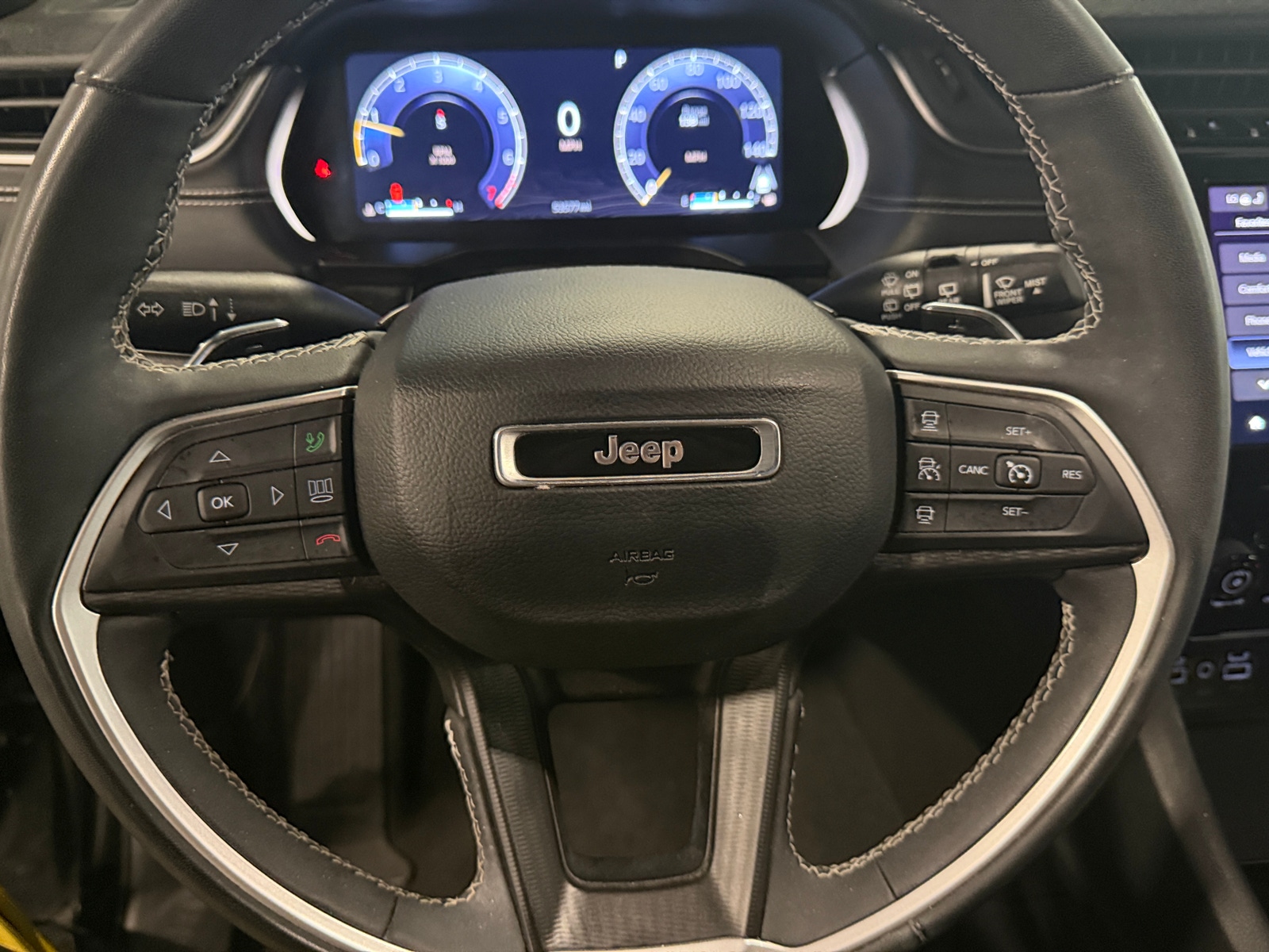 Thumbnail: 2023 Jeep Grand Cherokee L - 4