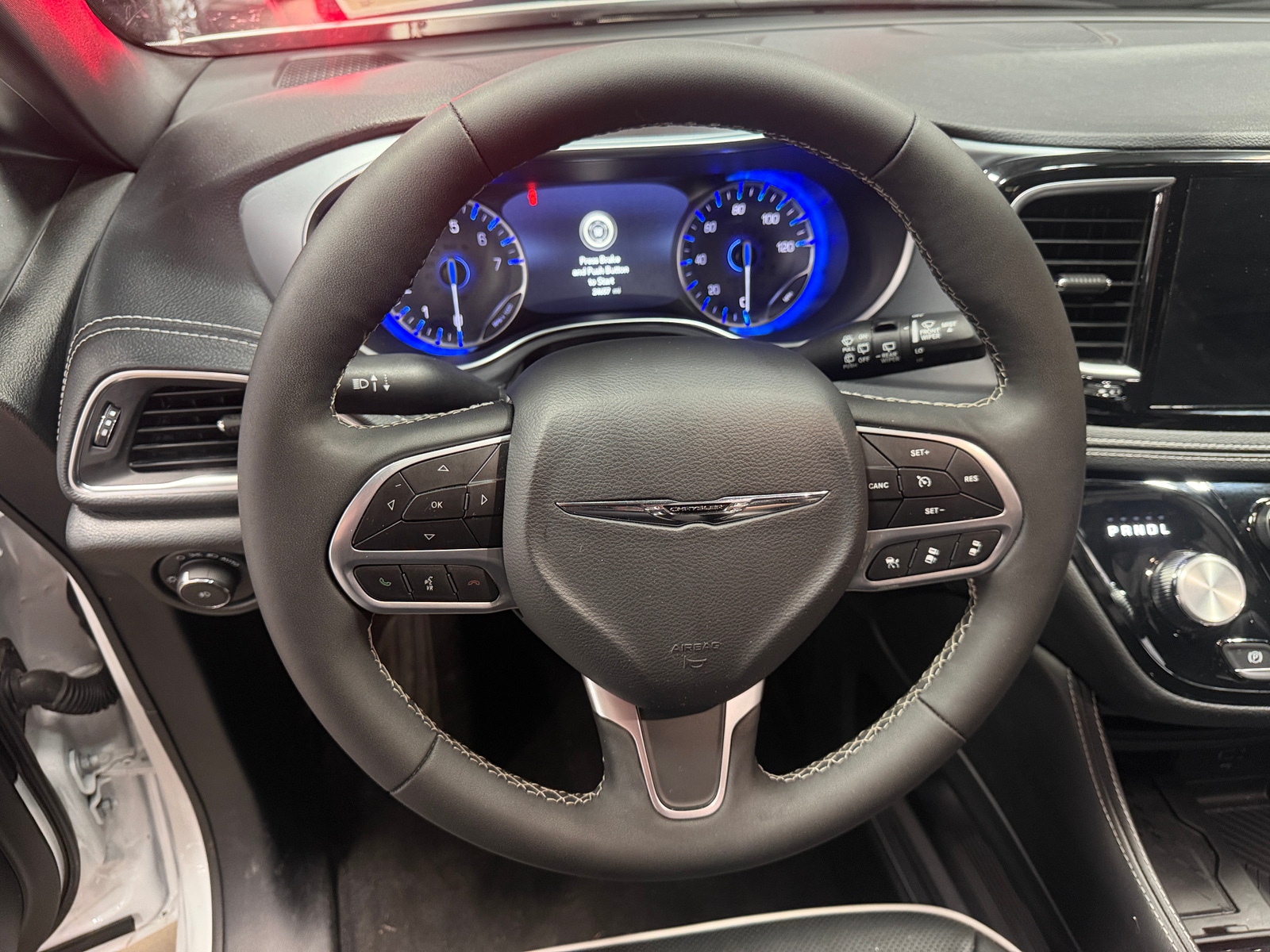 Thumbnail: 2026 Chrysler Pacifica - 4