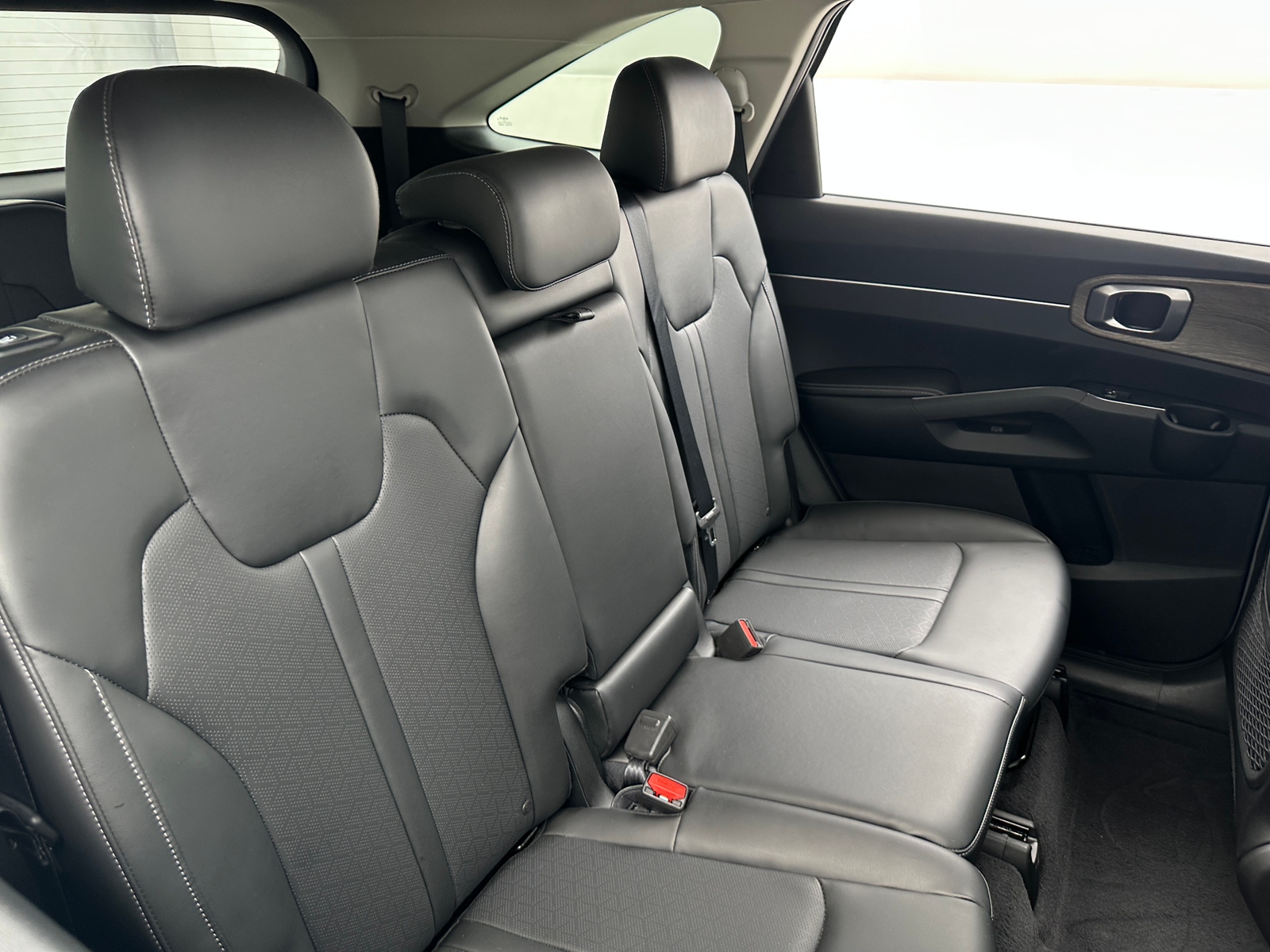 Thumbnail: 2023 Kia Sorento - 5