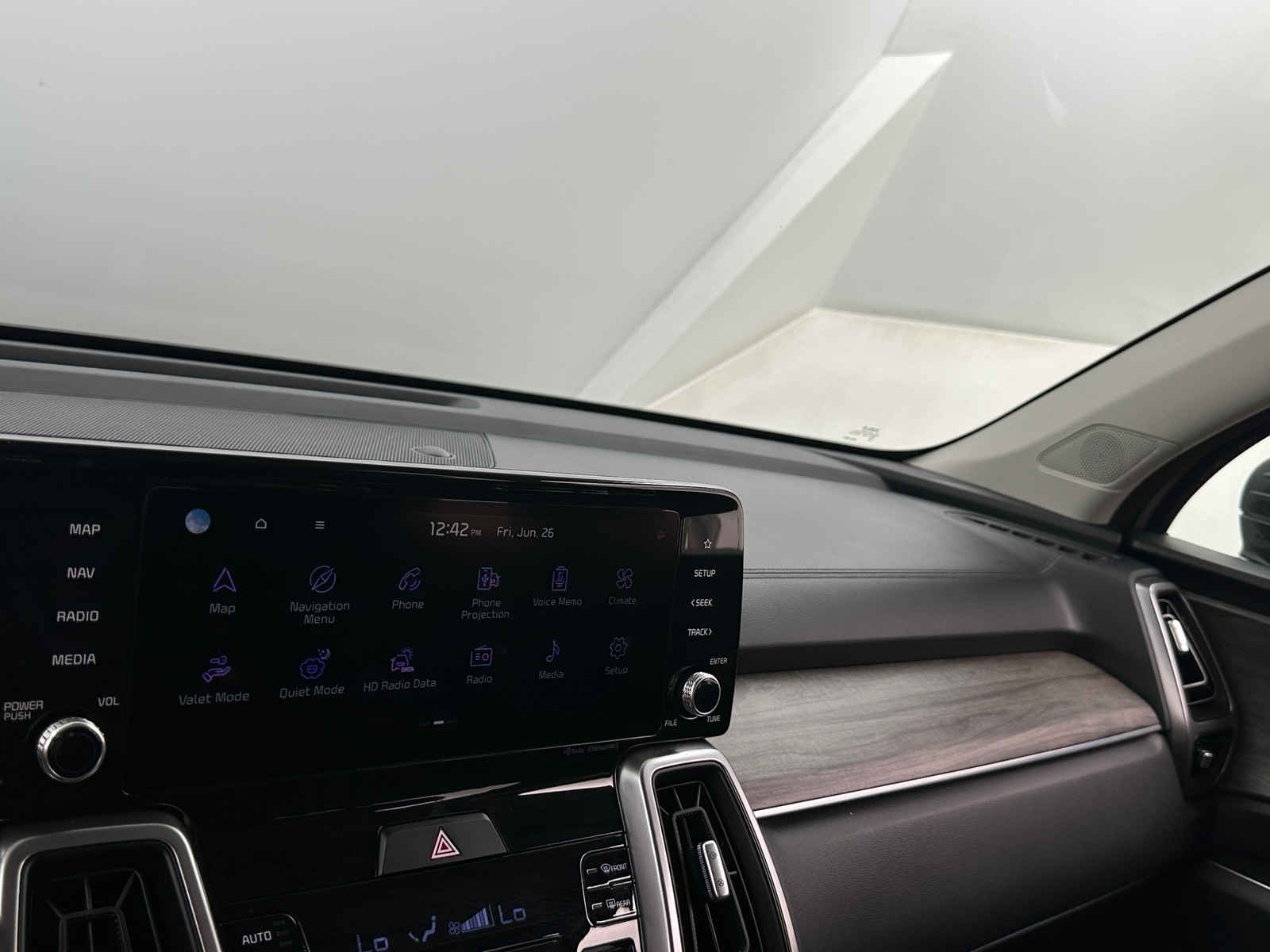 Thumbnail: 2023 Kia Sorento - 3