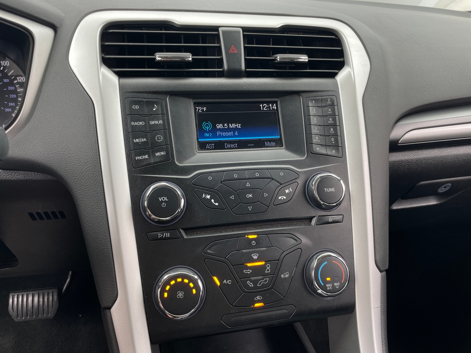 Thumbnail: 2015 Ford Fusion - 4