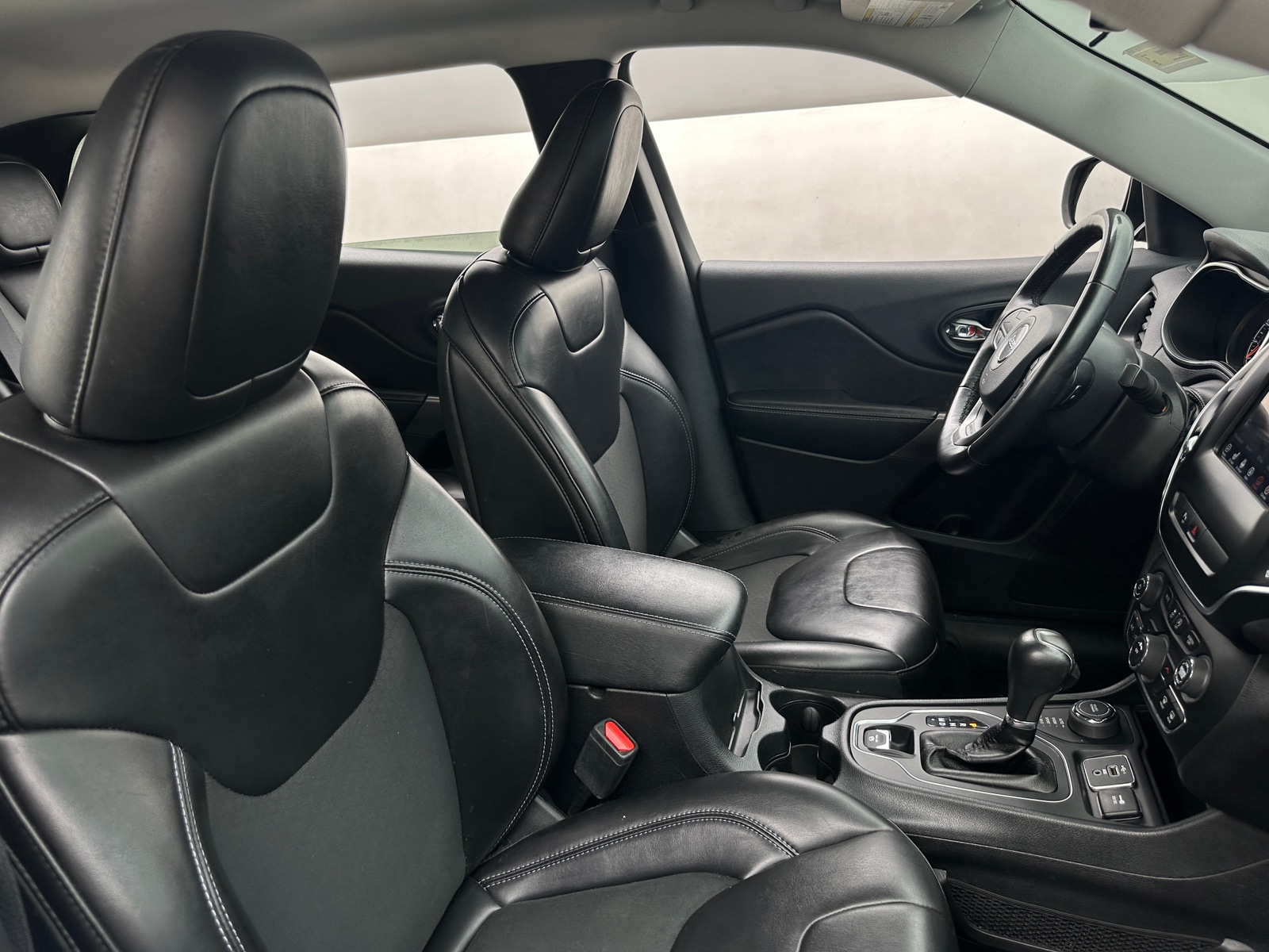 Thumbnail: 2019 Jeep Cherokee - 2