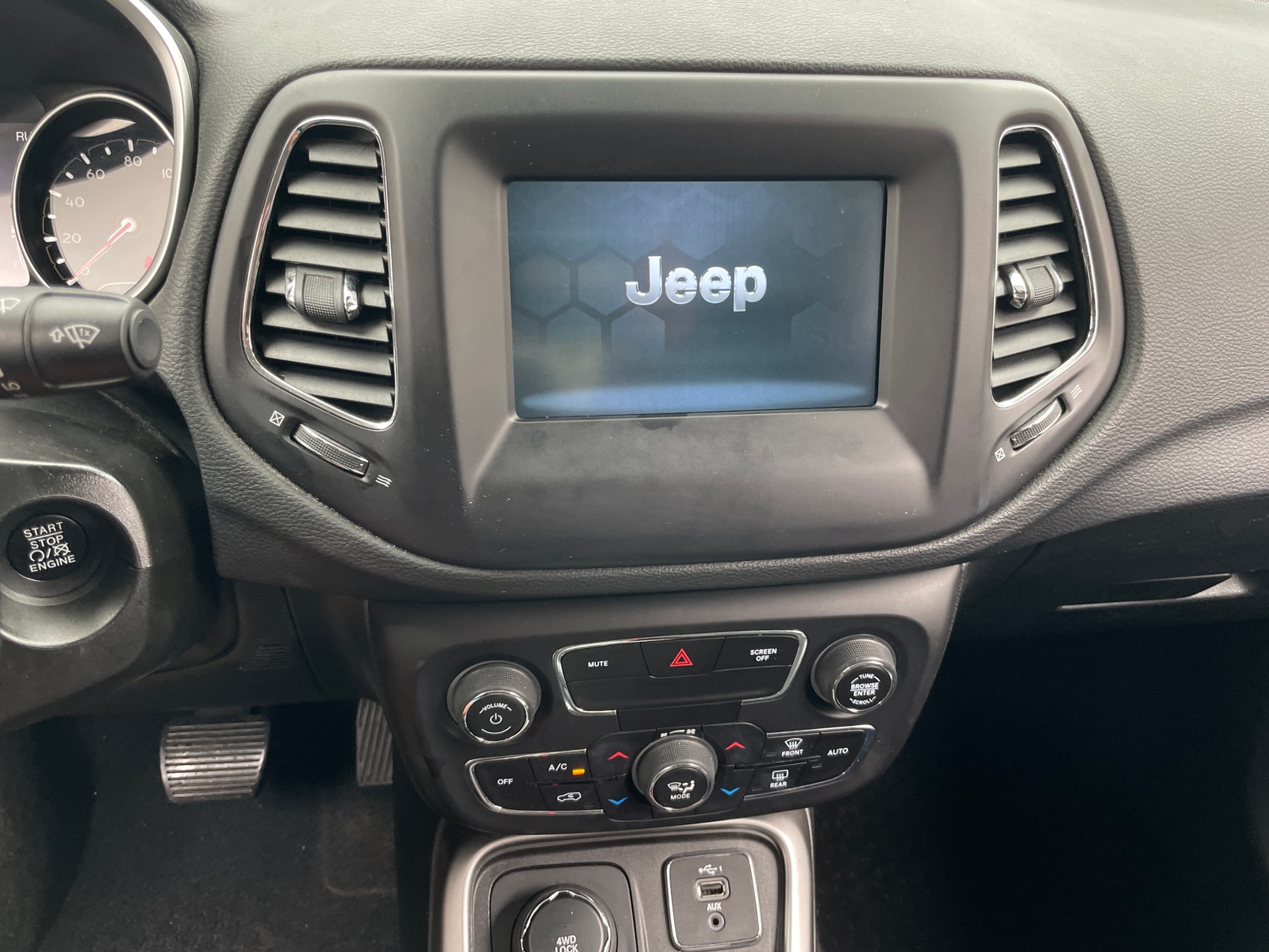 Thumbnail: 2019 Jeep Compass - 4