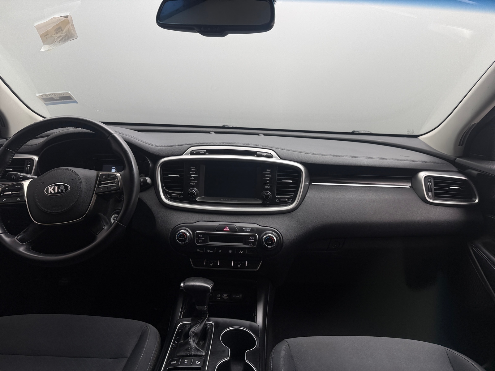 Thumbnail: 2019 Kia Sorento - 3