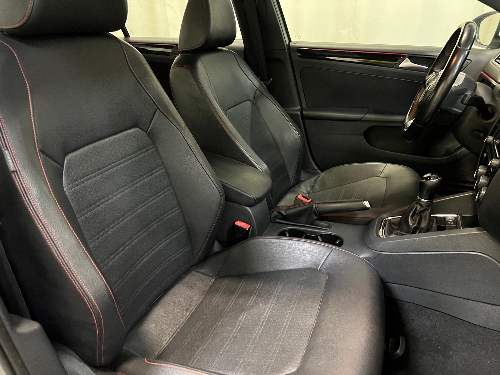 Thumbnail: 2016 Volkswagen Jetta - 2