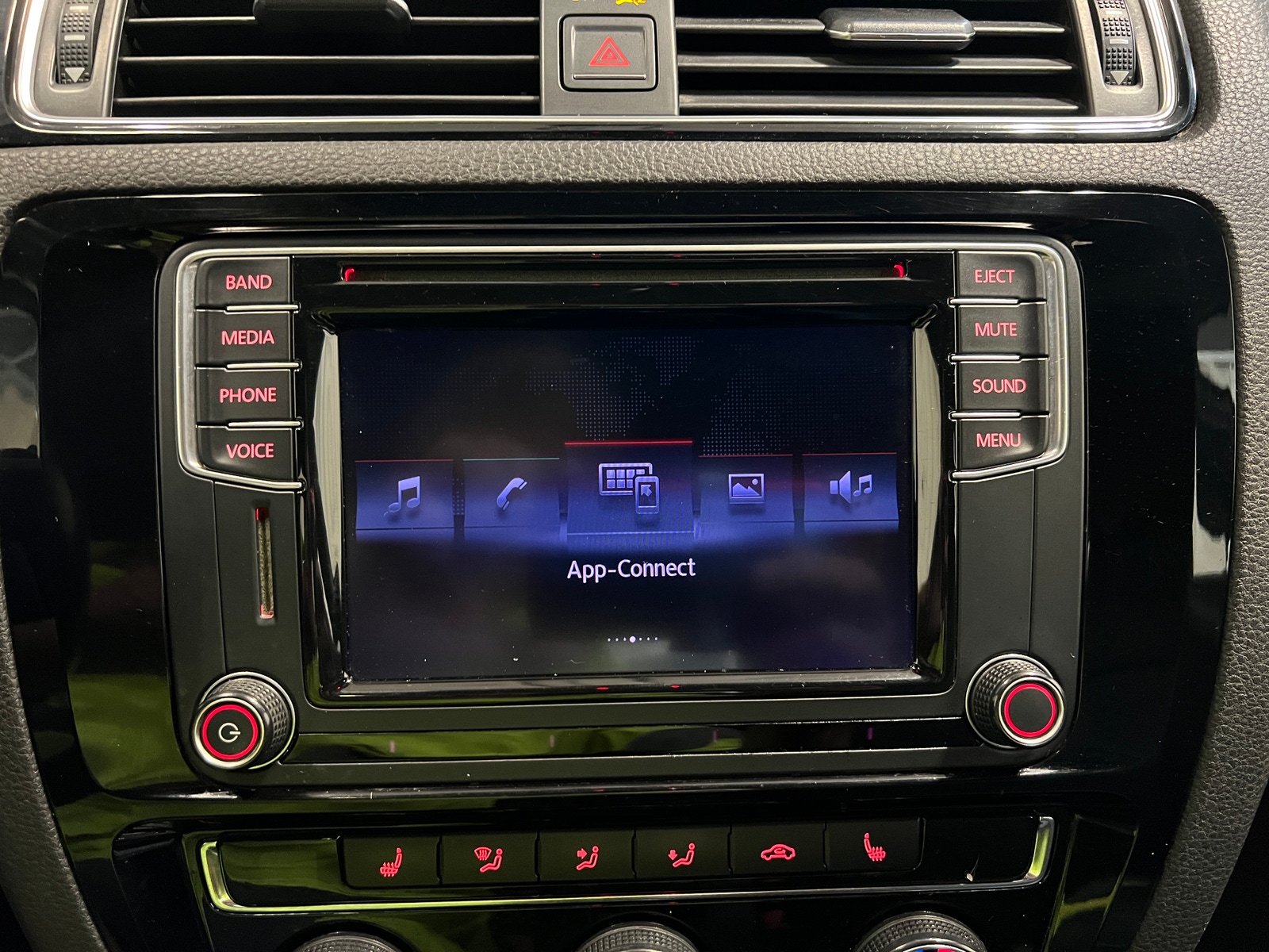 Thumbnail: 2016 Volkswagen Jetta - 4
