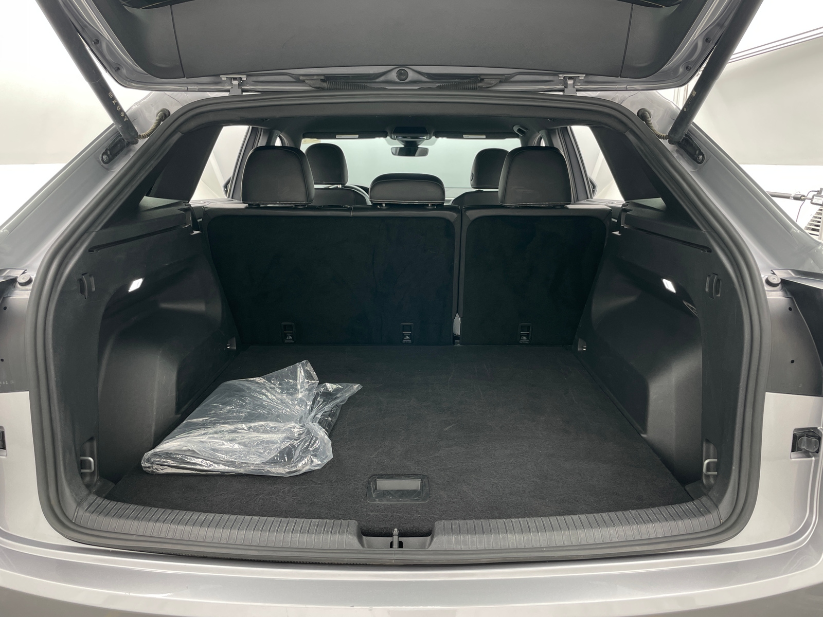 Thumbnail: 2025 Volkswagen Atlas - 6