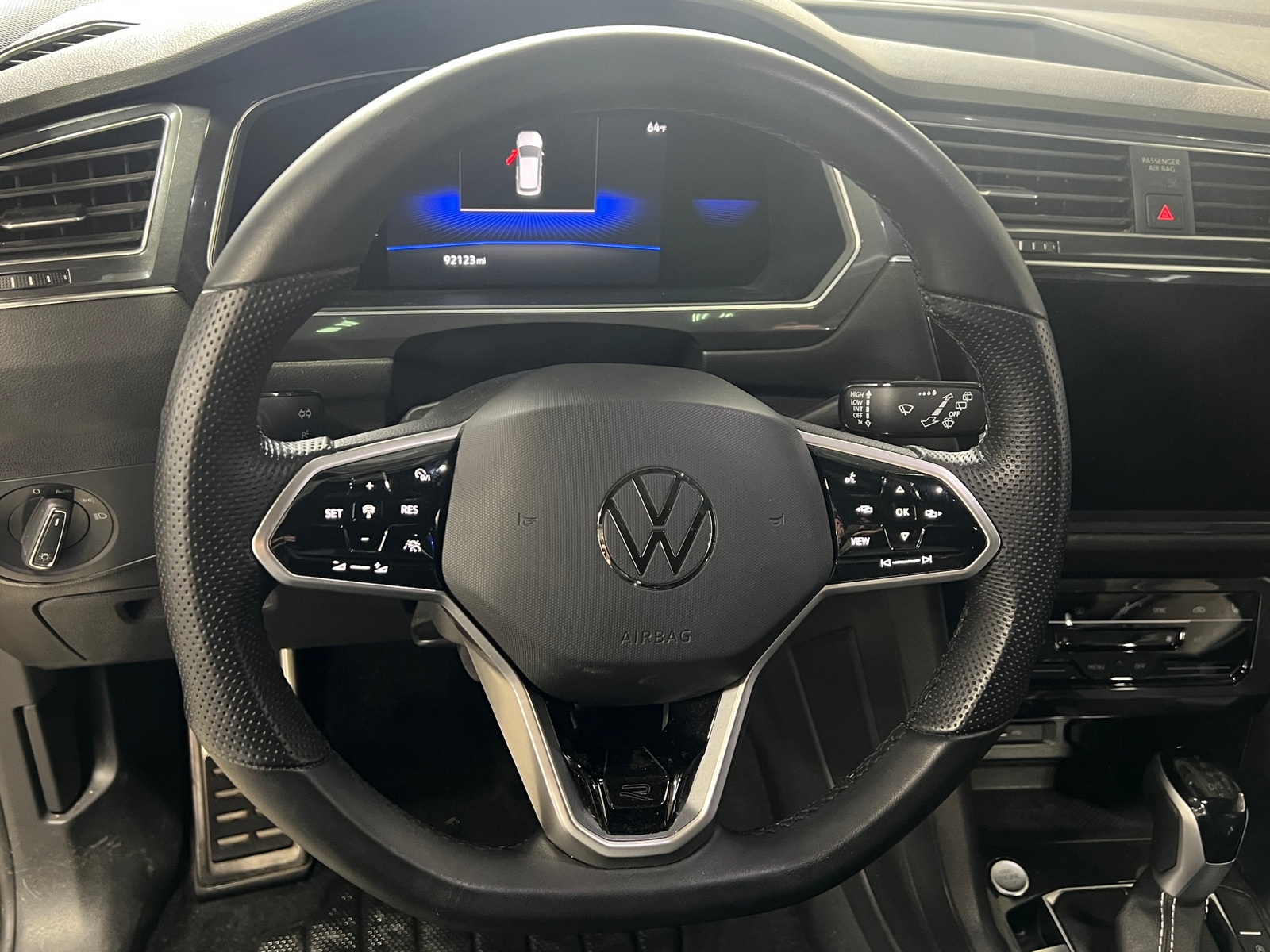 Thumbnail: 2022 Volkswagen Tiguan - 4