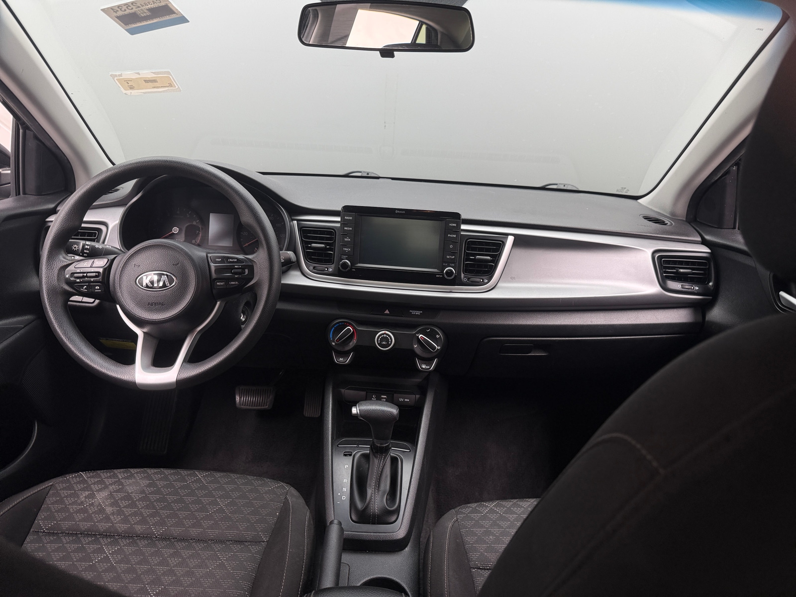 Thumbnail: 2020 Kia Rio - 3
