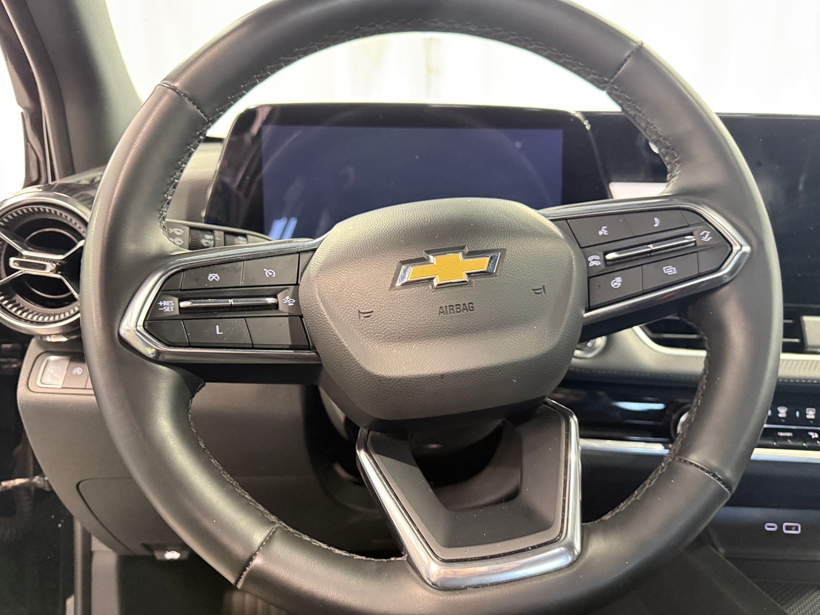 Thumbnail: 2025 Chevrolet Equinox - 5