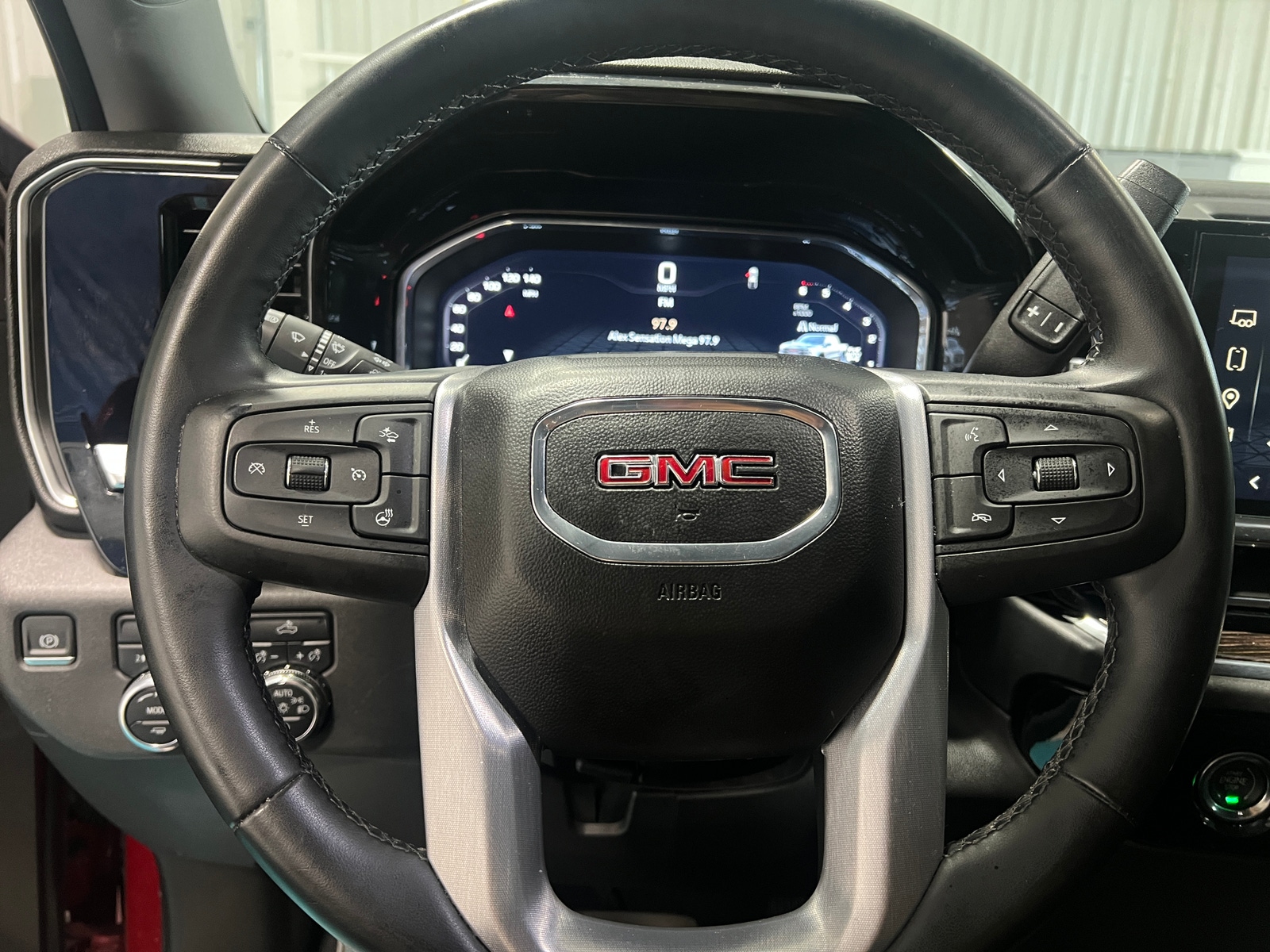 Thumbnail: 2023 GMC Sierra 1500 - 5