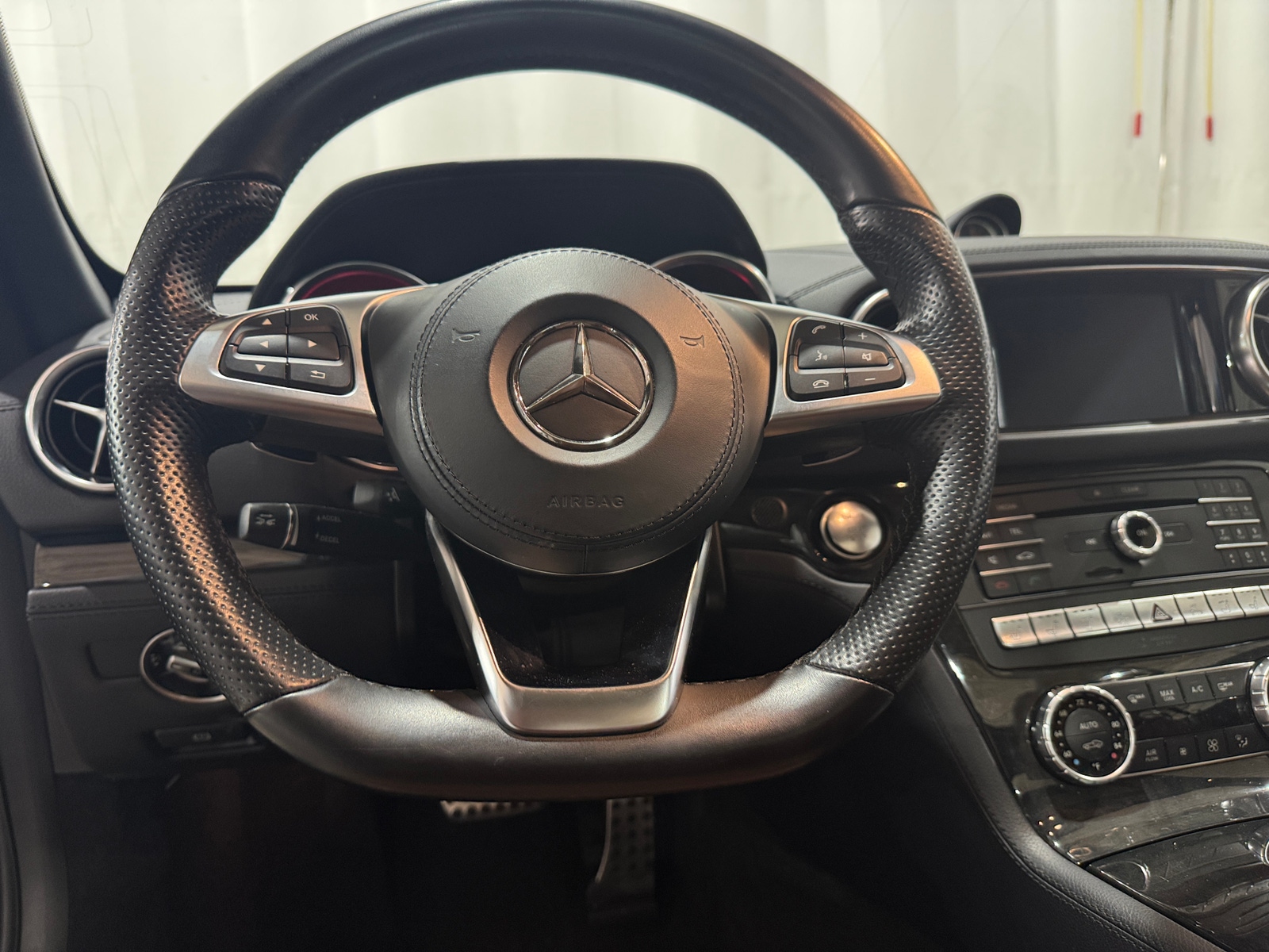 Thumbnail: 2019 Mercedes-Benz SL-Class - 4