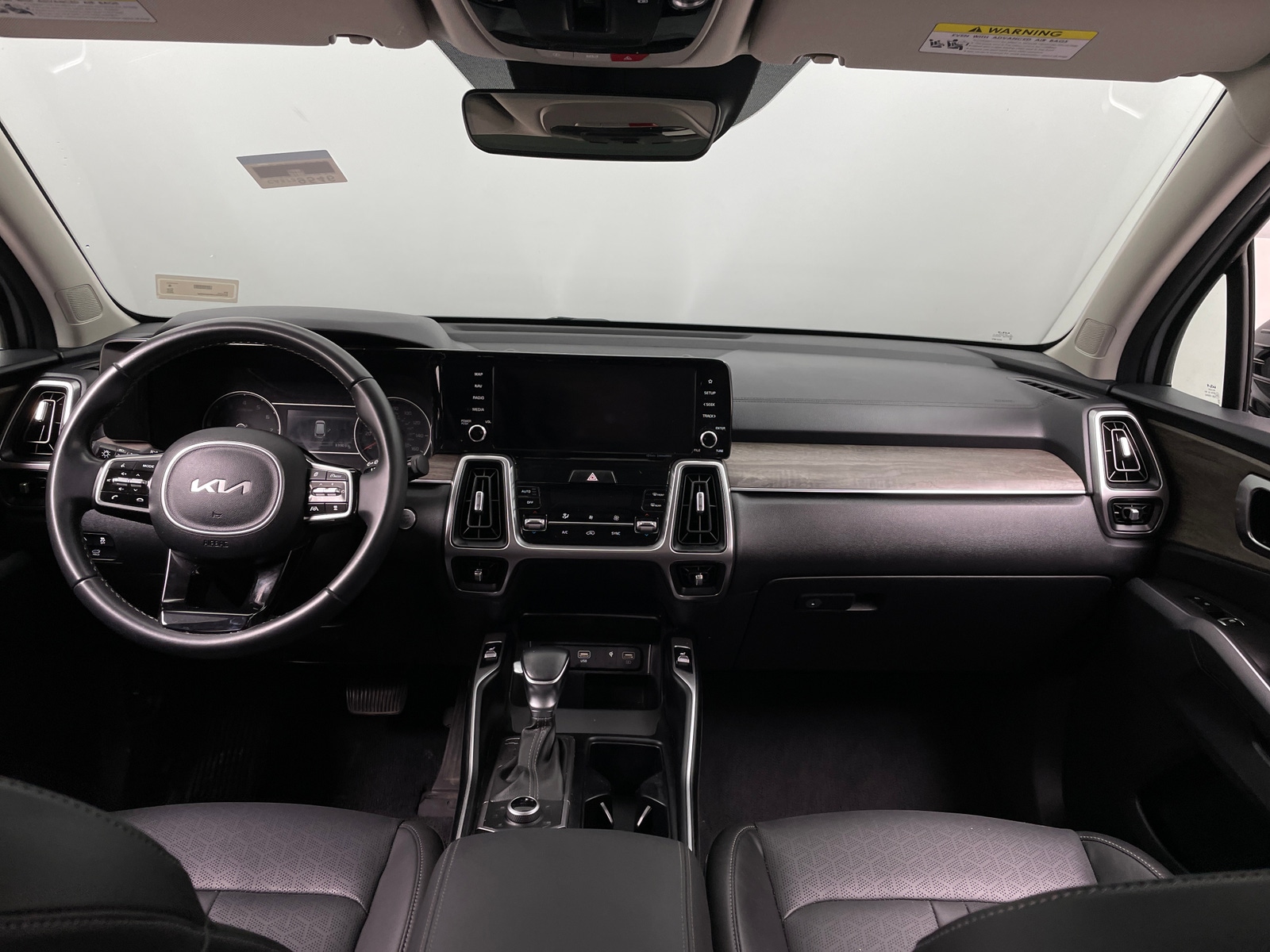 Thumbnail: 2023 Kia Sorento - 2