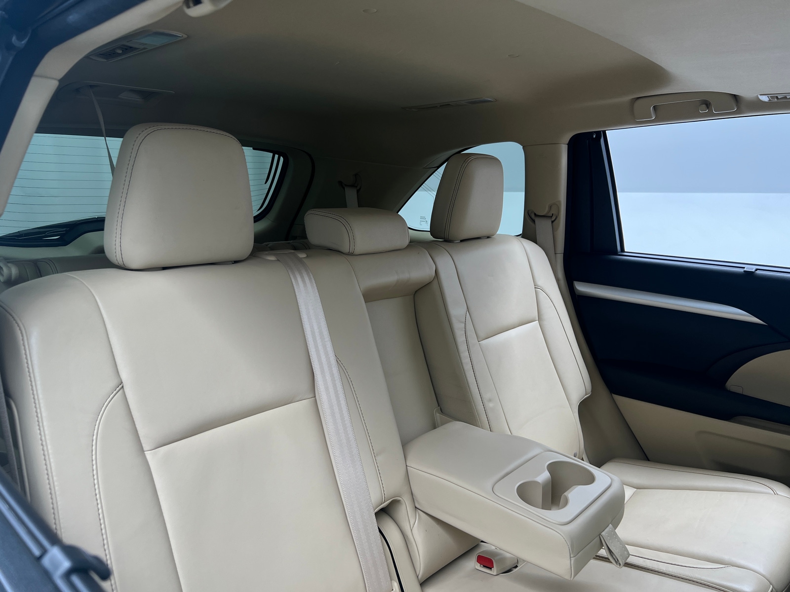 Thumbnail: 2016 Toyota Highlander - 5