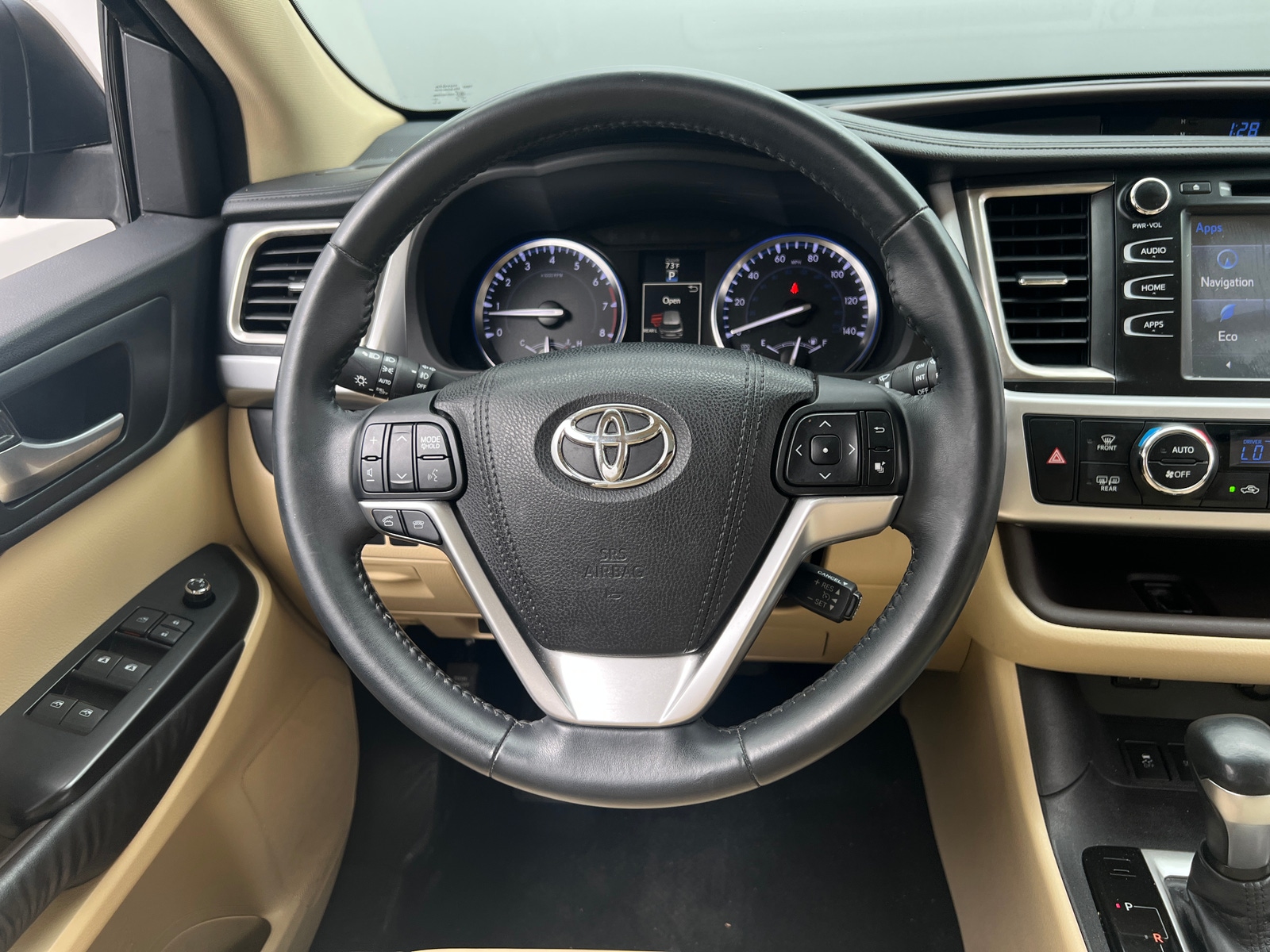 Thumbnail: 2016 Toyota Highlander - 4
