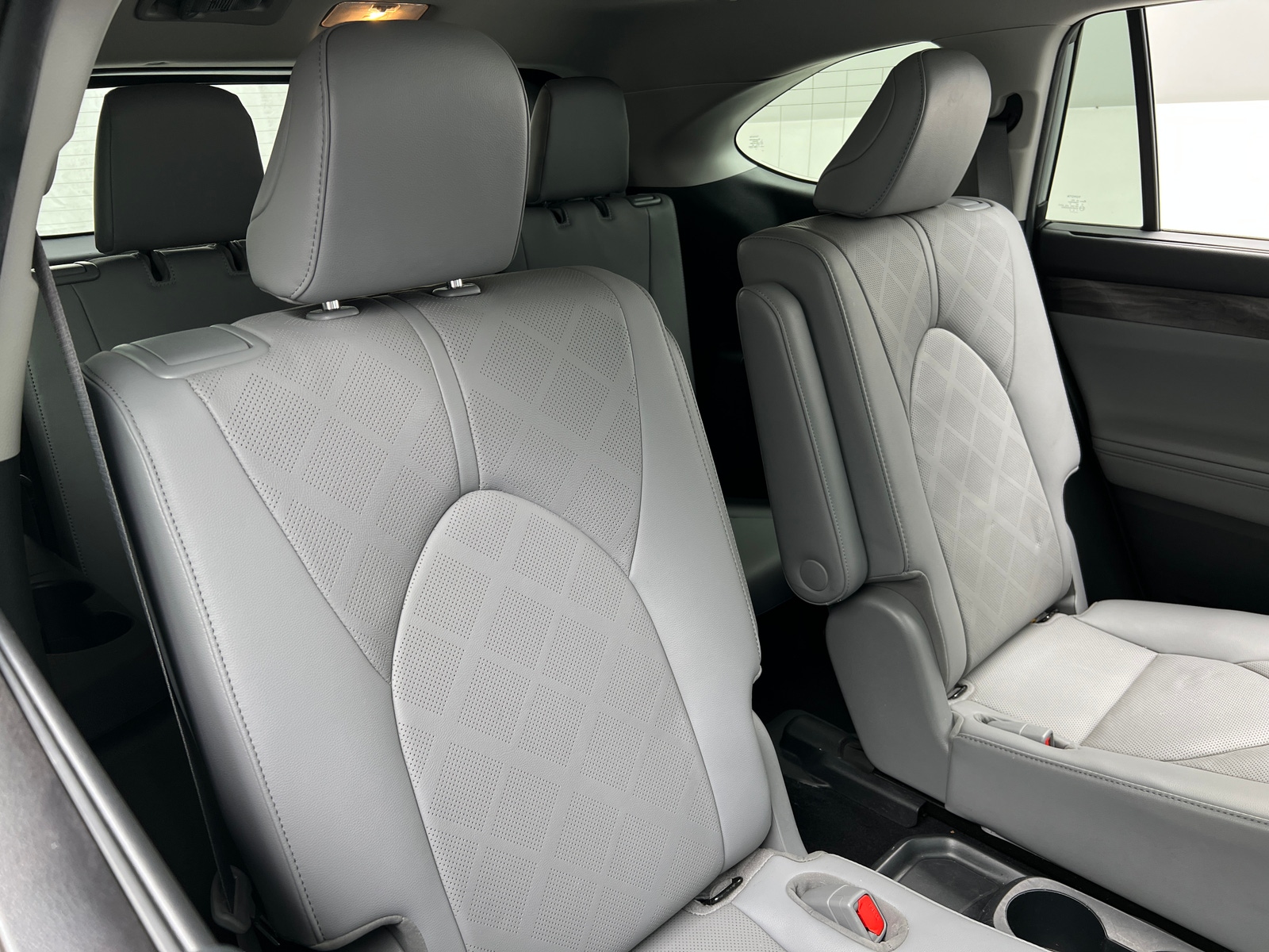 Thumbnail: 2020 Toyota Highlander - 5