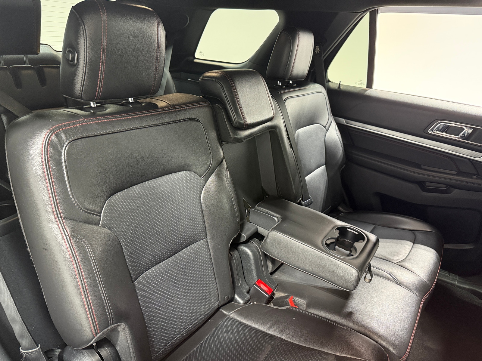 Thumbnail: 2018 Ford Explorer - 5